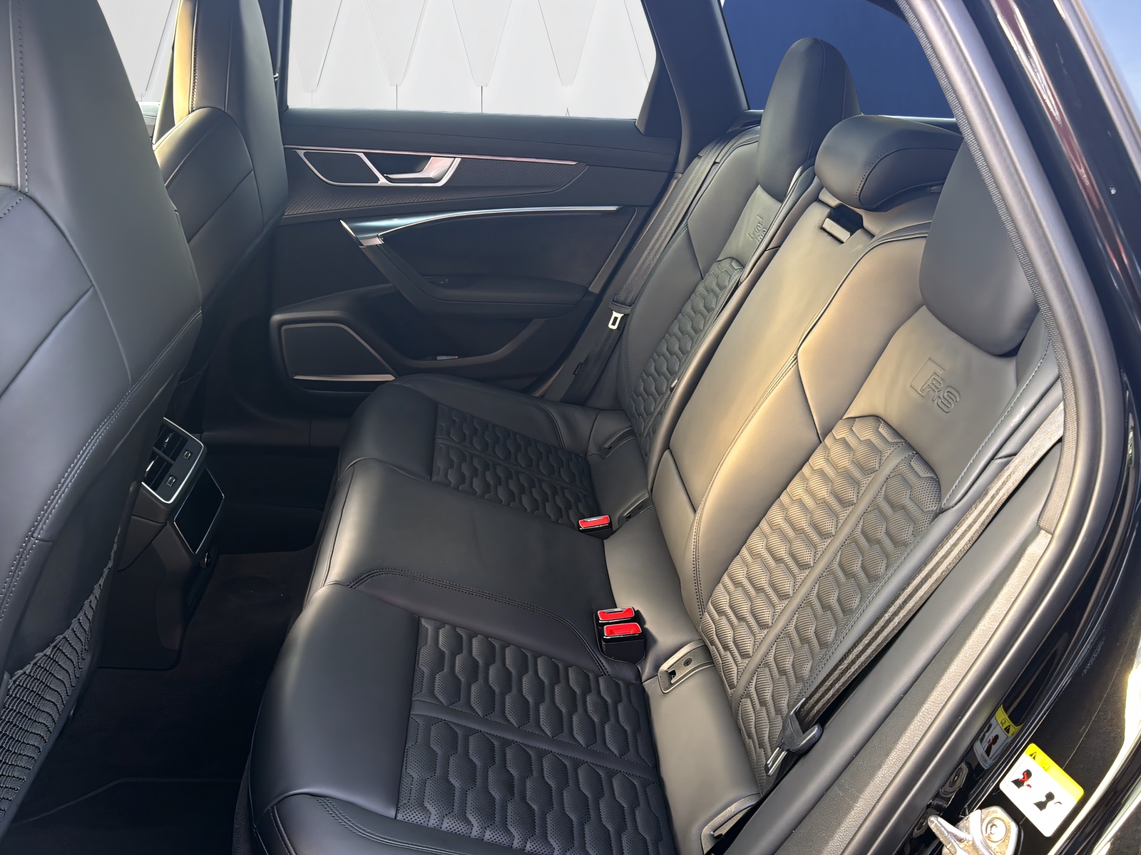 AUDI RS6 Avant 4.0 TFSI V8 quattro-image-12