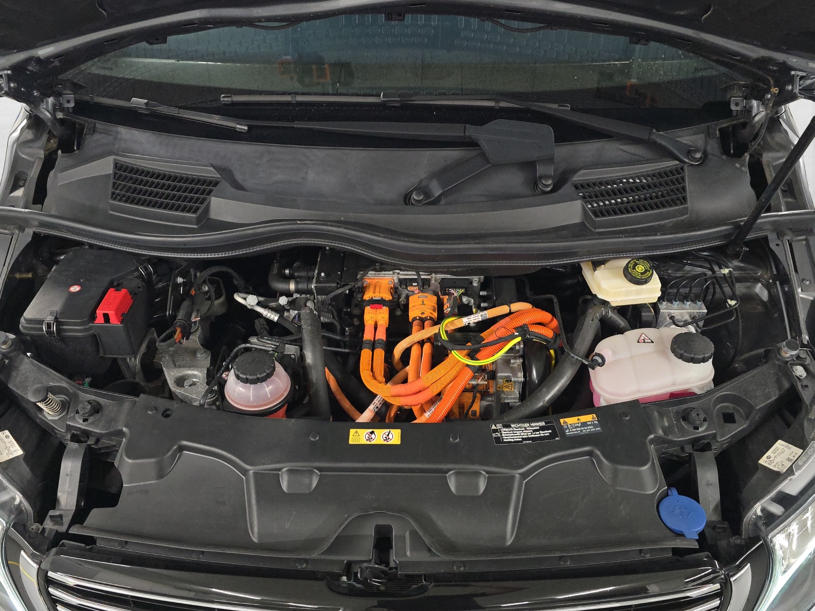 MERCEDES-BENZ EQV 300 Lang-image-9