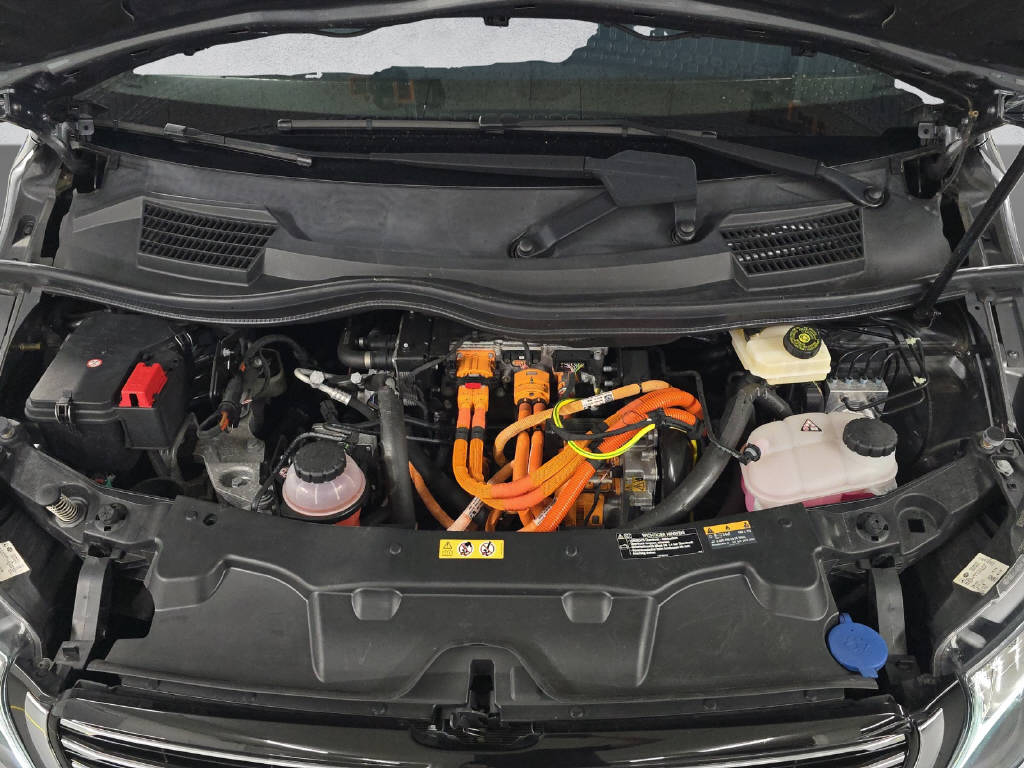 MERCEDES-BENZ EQV 300 Lang-image-8