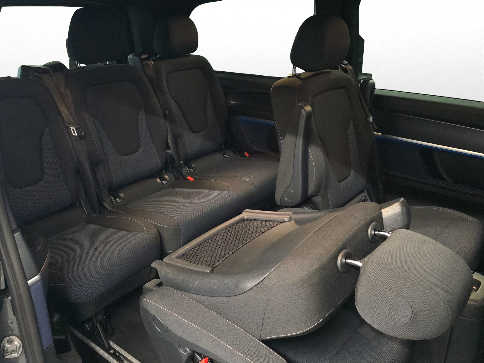 MERCEDES-BENZ EQV 300 Lang-image-13