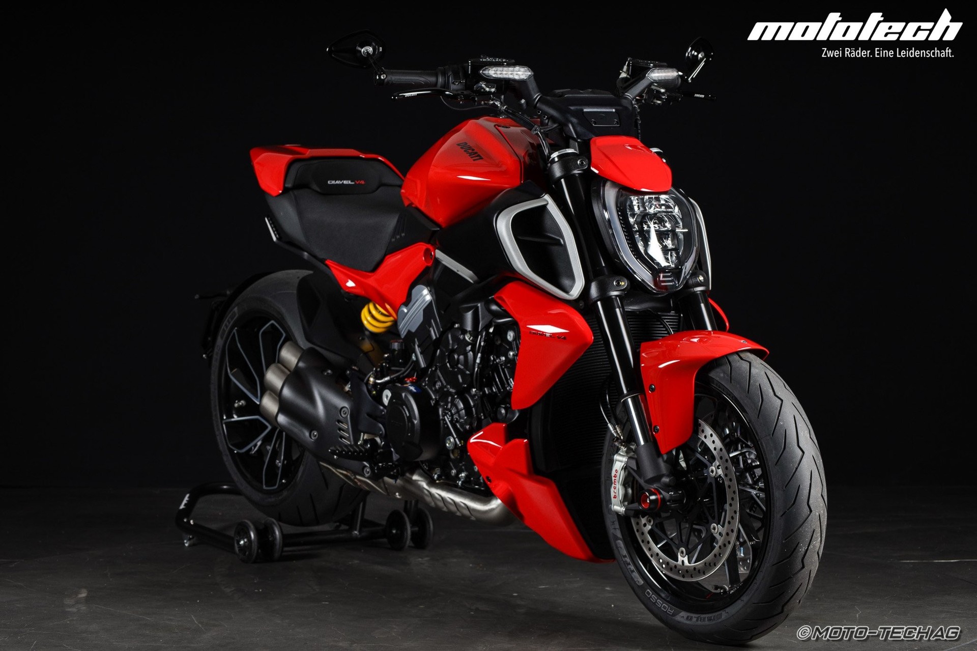 DUCATI Diavel V4