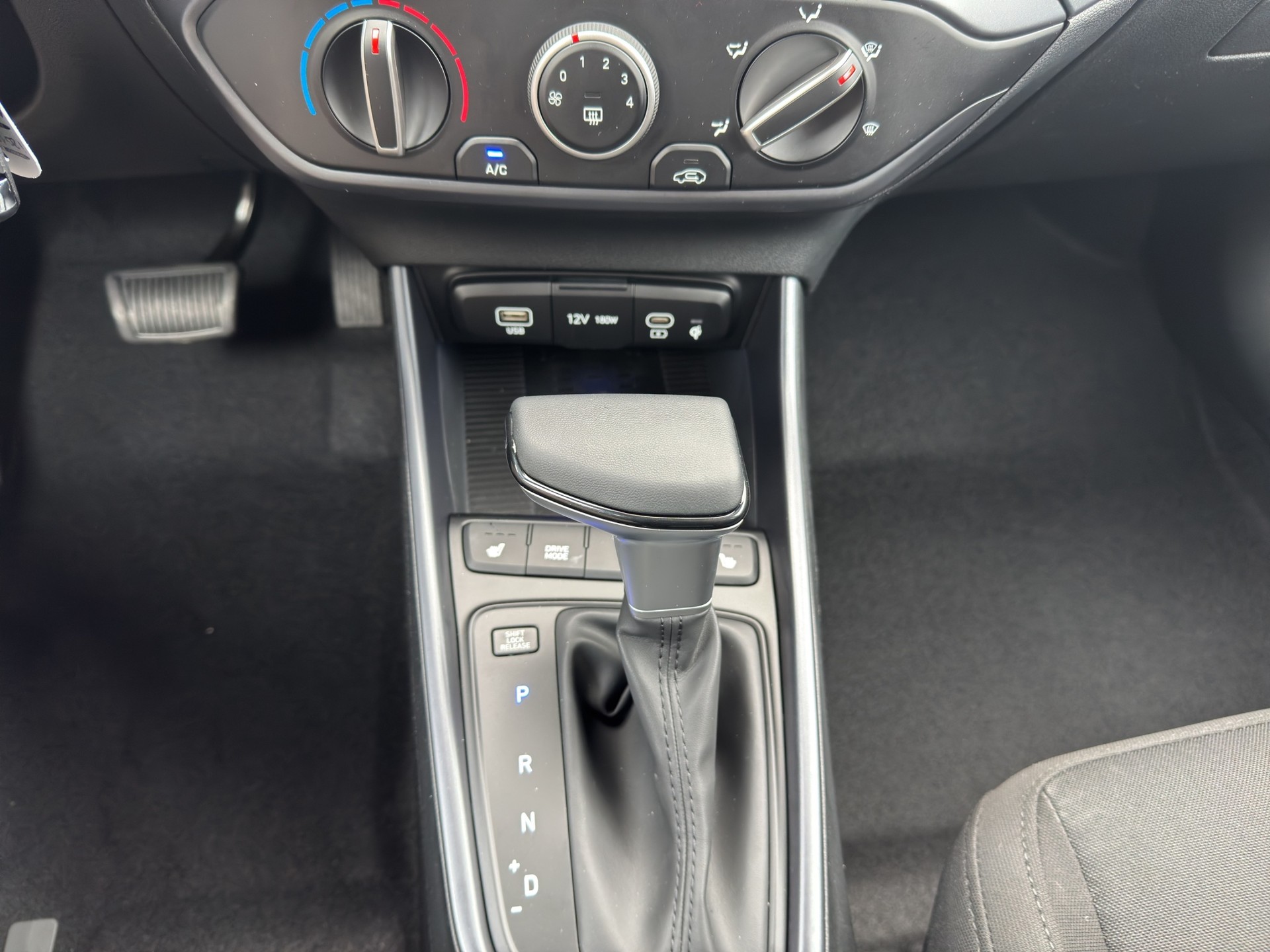 HYUNDAI i20 1.0 T-GDi Amplia DCT-image-18