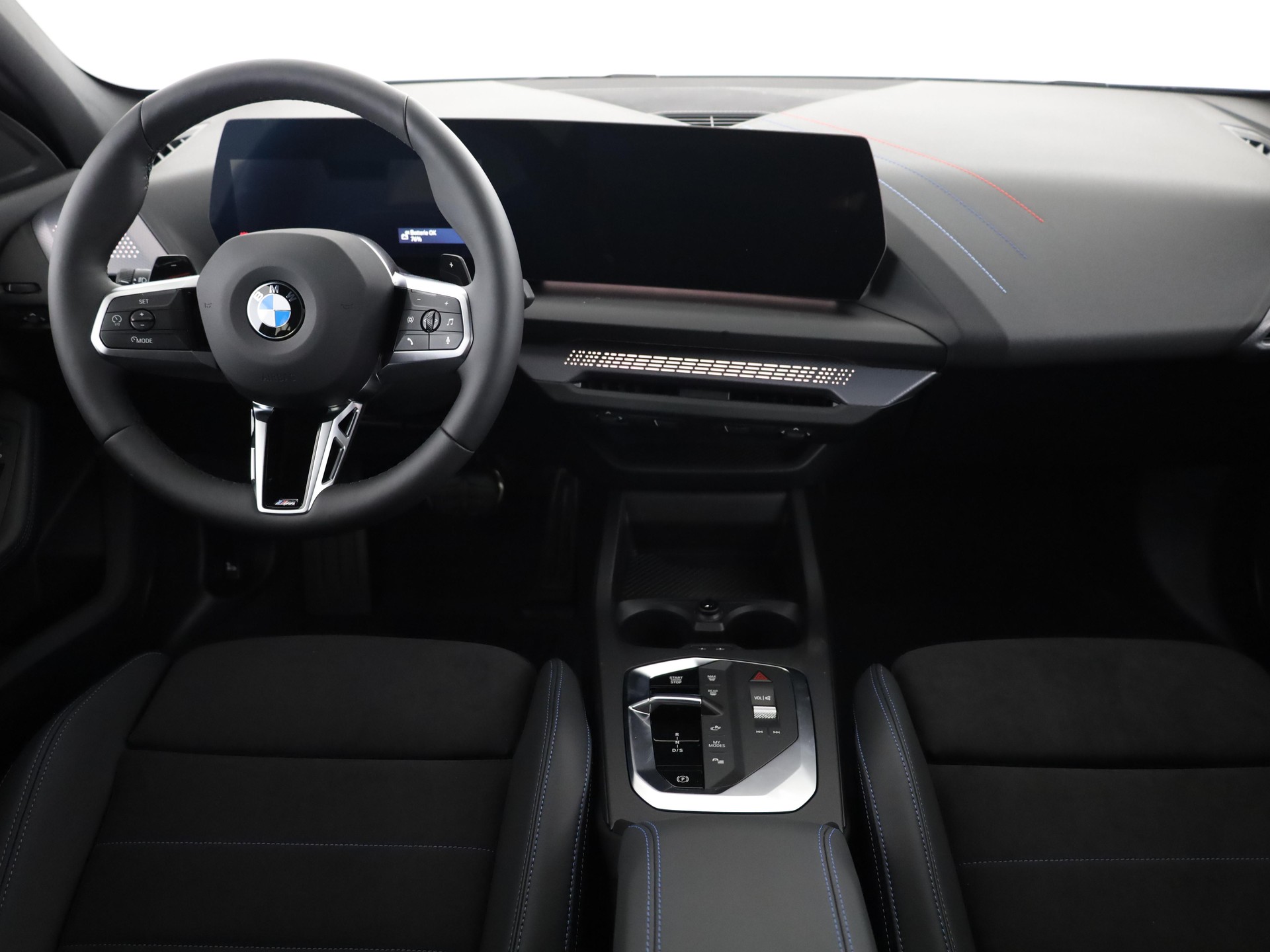 BMW 120i-image-4