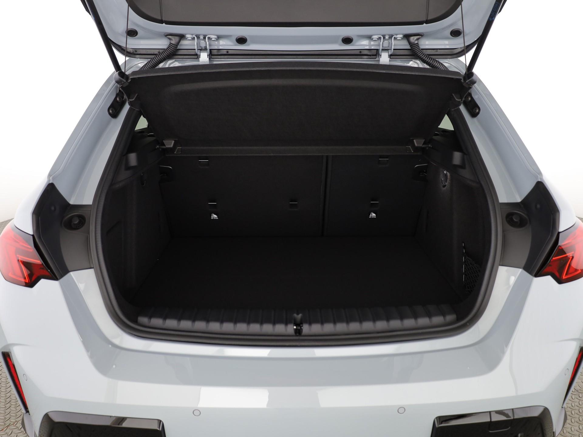 BMW 120i-image-5