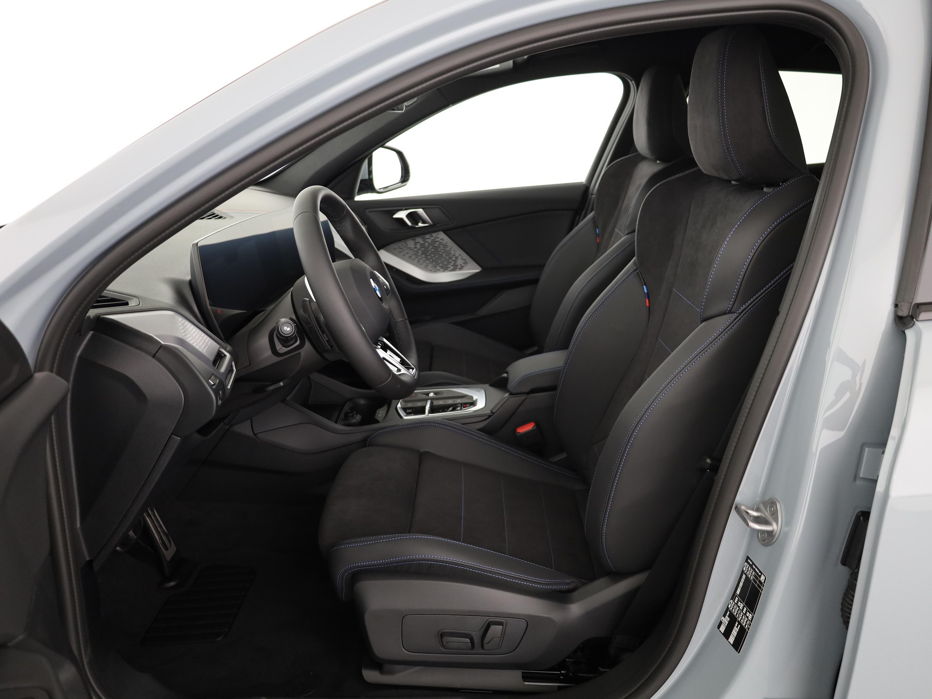 BMW 120i-image-3