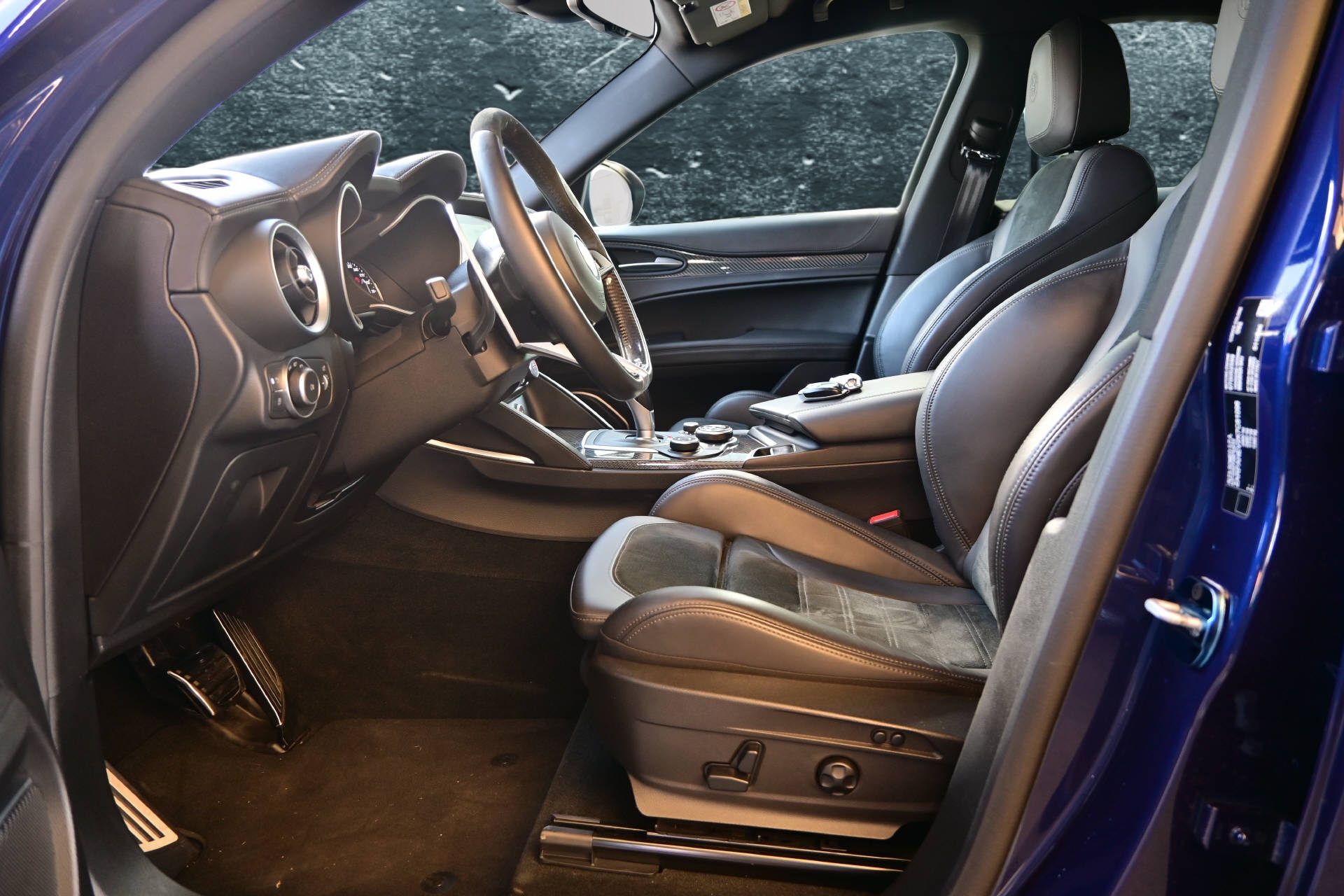ALFA ROMEO Stelvio 2.9 V6 Biturbo Q4 Quadrifoglio *Montecarlo Blau*-image-9
