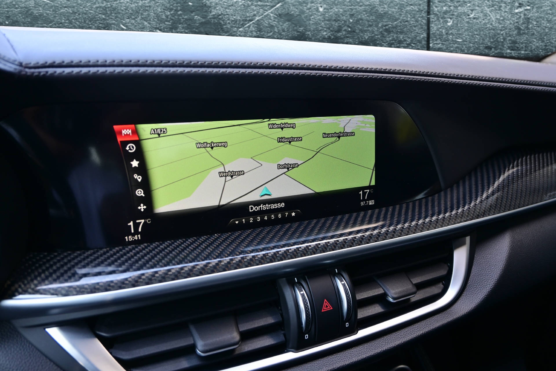 ALFA ROMEO Stelvio 2.9 V6 Biturbo Q4 Quadrifoglio *Montecarlo Blau*-image-25