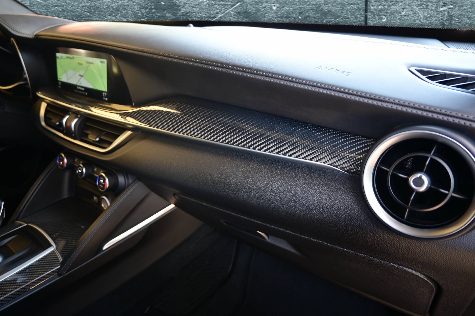 ALFA ROMEO Stelvio 2.9 V6 Biturbo Q4 Quadrifoglio *Montecarlo Blau*-image-18