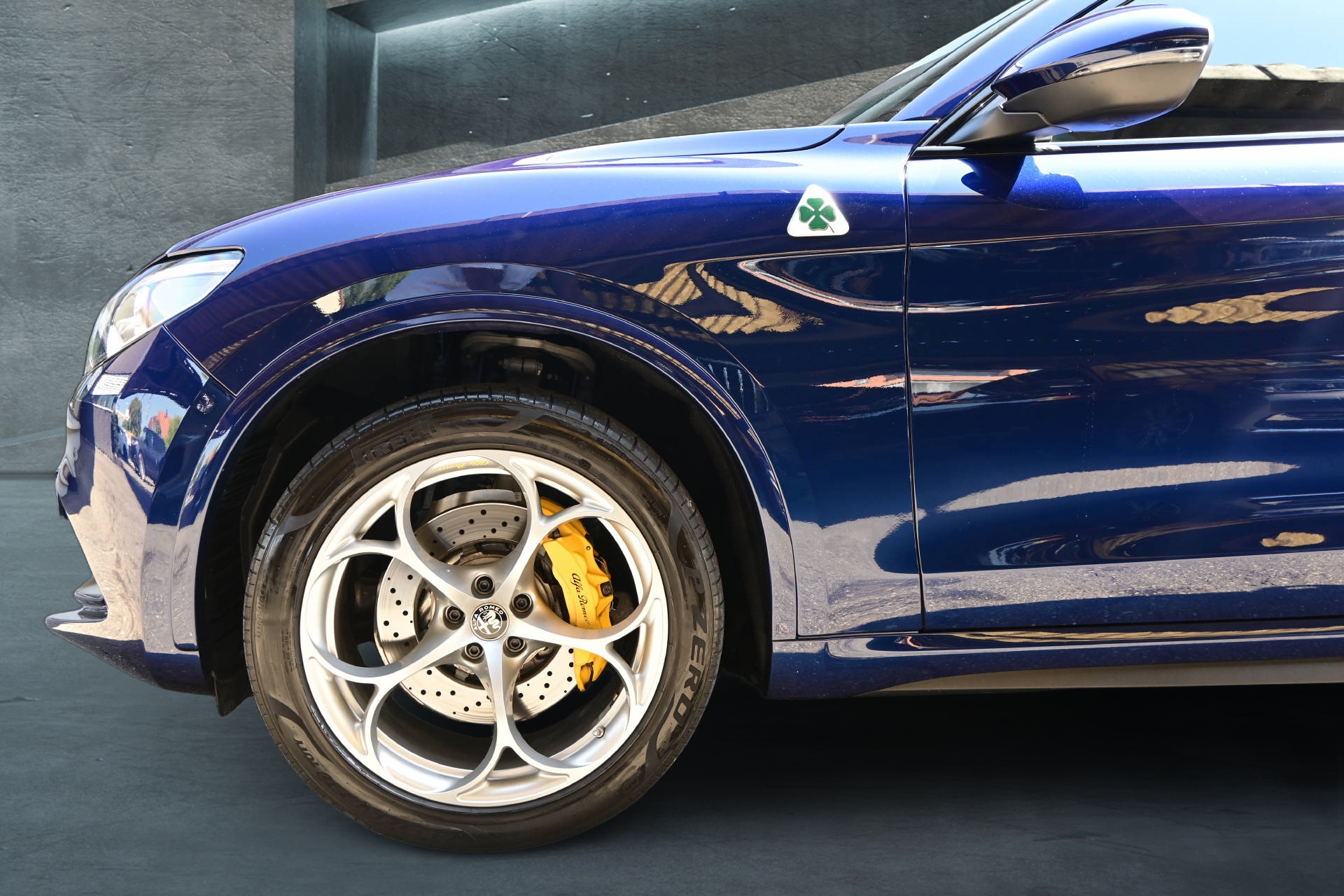 ALFA ROMEO Stelvio 2.9 V6 Biturbo Q4 Quadrifoglio *Montecarlo Blau*-image-2