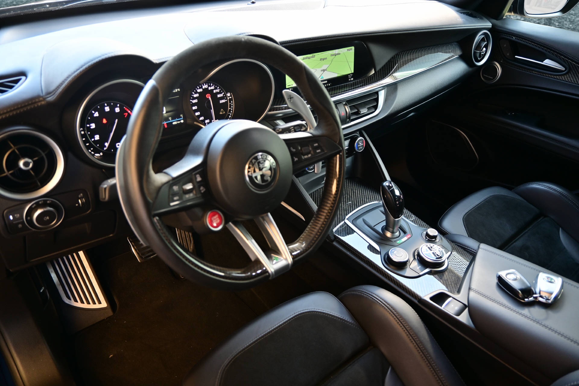 ALFA ROMEO Stelvio 2.9 V6 Biturbo Q4 Quadrifoglio *Montecarlo Blau*-image-7