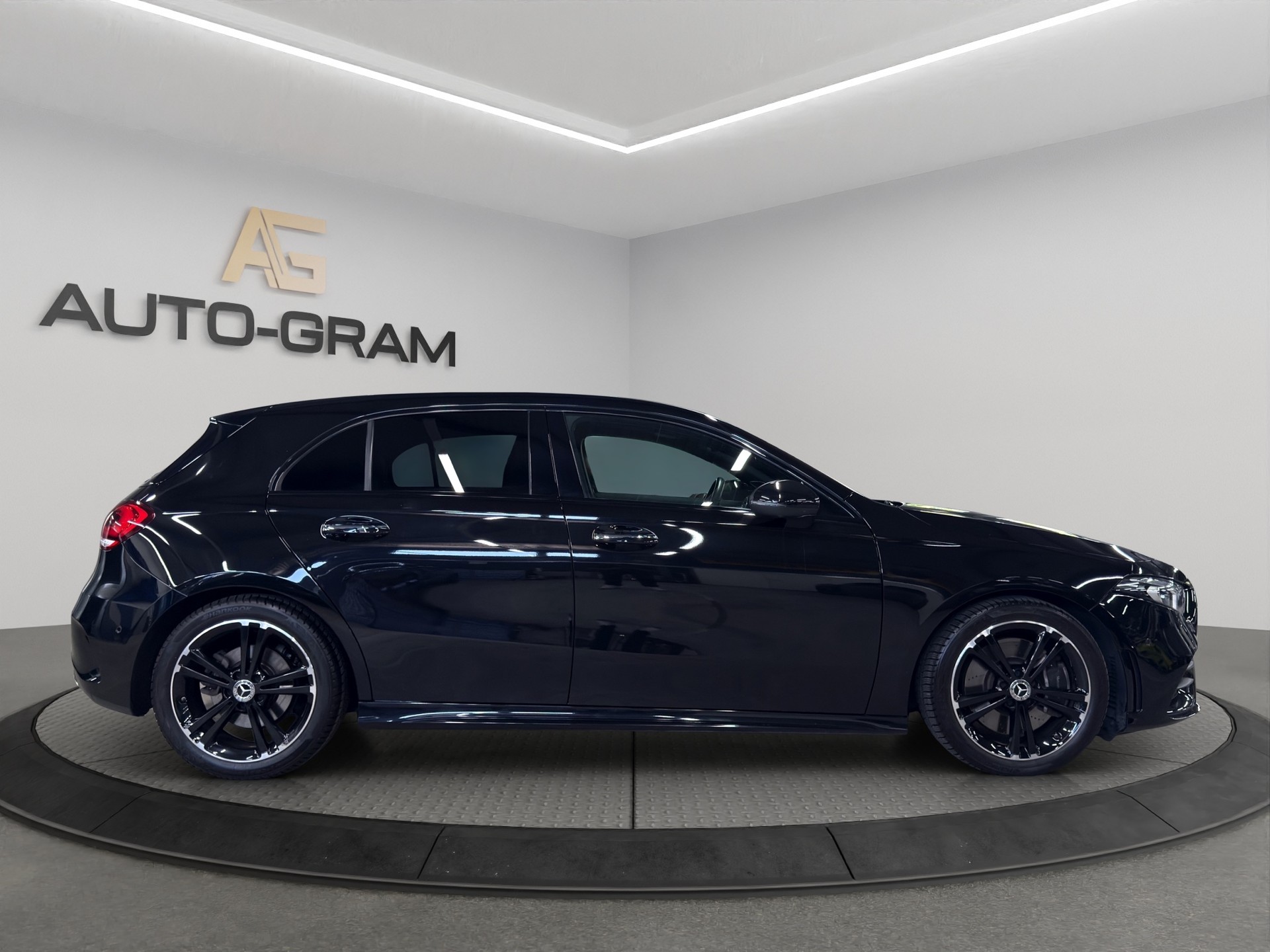 MERCEDES-BENZ A 250 4Matic Style 7G-DCT-image-5