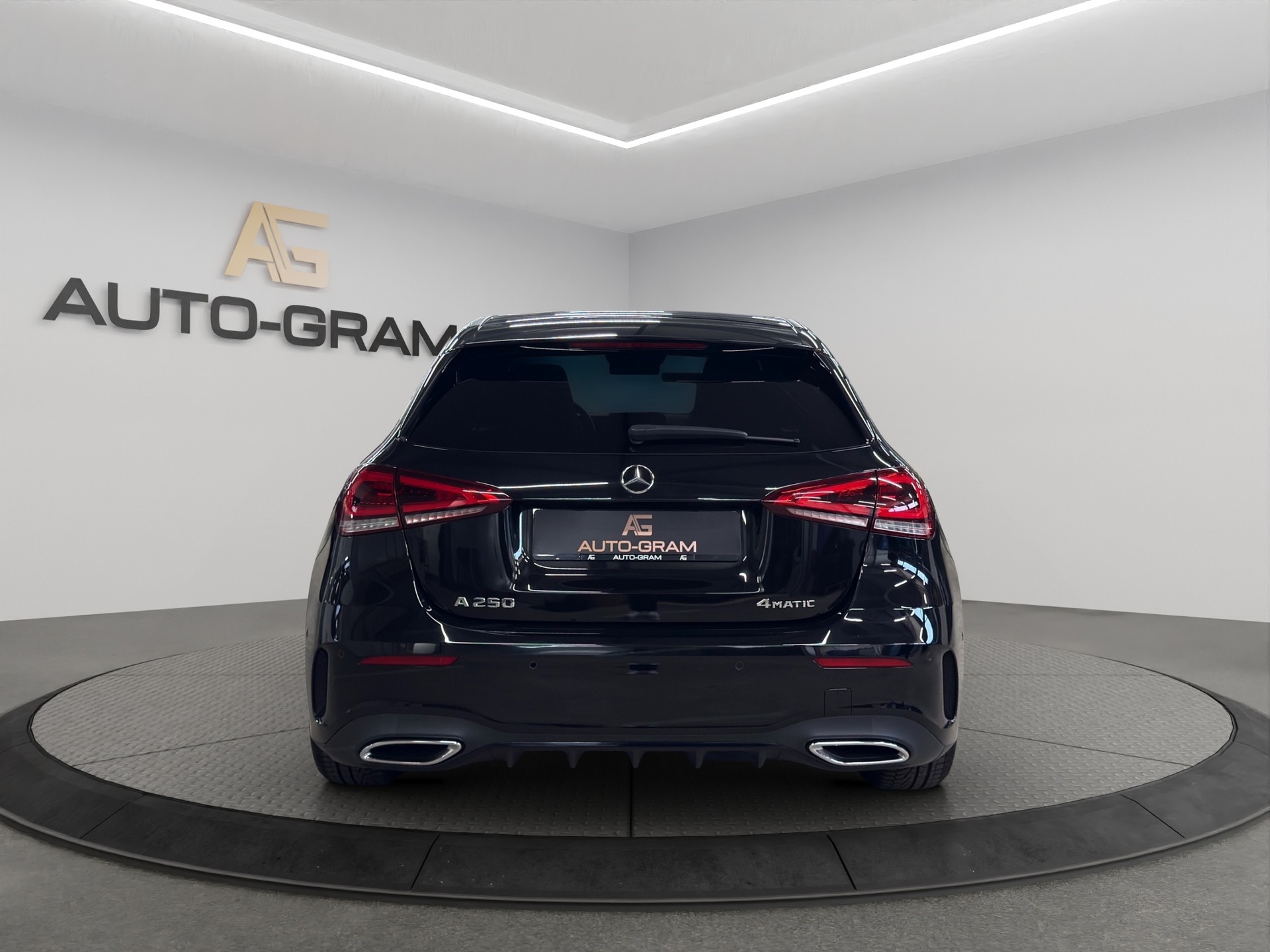 MERCEDES-BENZ A 250 4Matic Style 7G-DCT-image-3
