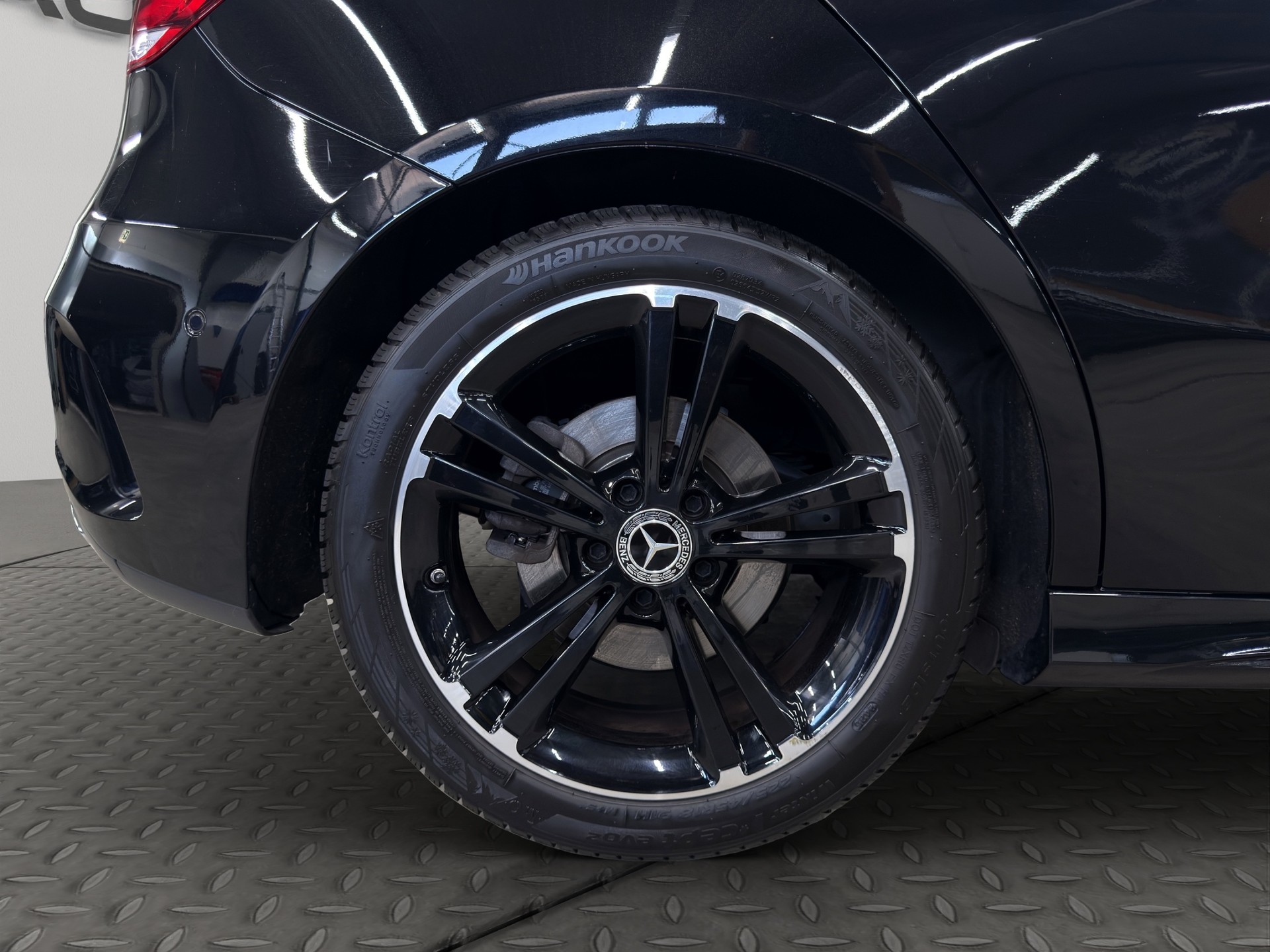 MERCEDES-BENZ A 250 4Matic Style 7G-DCT-image-9