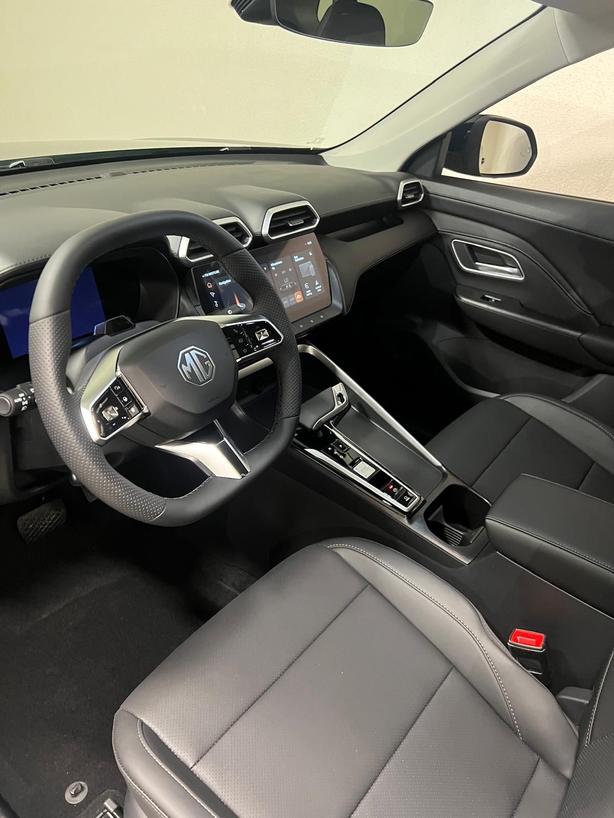 MG ZS 1.5 HEV Luxury-image-8
