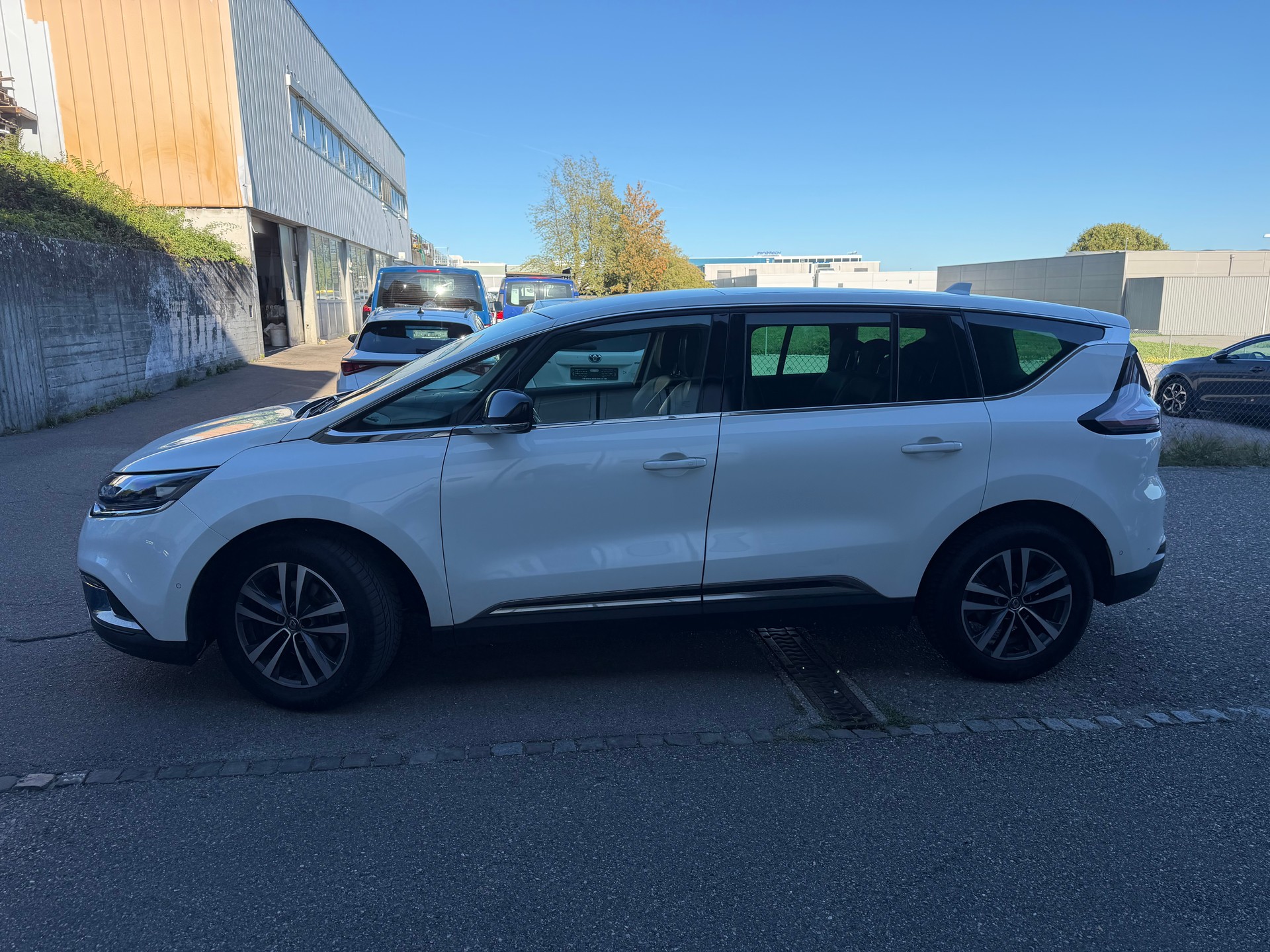 RENAULT Espace 2.0 dCi Intens EDC 6 * Teil-Leder * Gr. Navi * LED * Klima-auto * Tempomat * PDC V&H-RF-Kamera * B6a-image-11