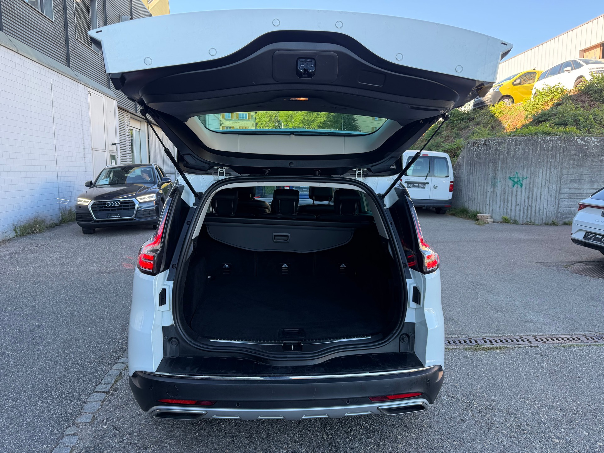 RENAULT Espace 2.0 dCi Intens EDC 6 * Teil-Leder * Gr. Navi * LED * Klima-auto * Tempomat * PDC V&H-RF-Kamera * B6a-image-14