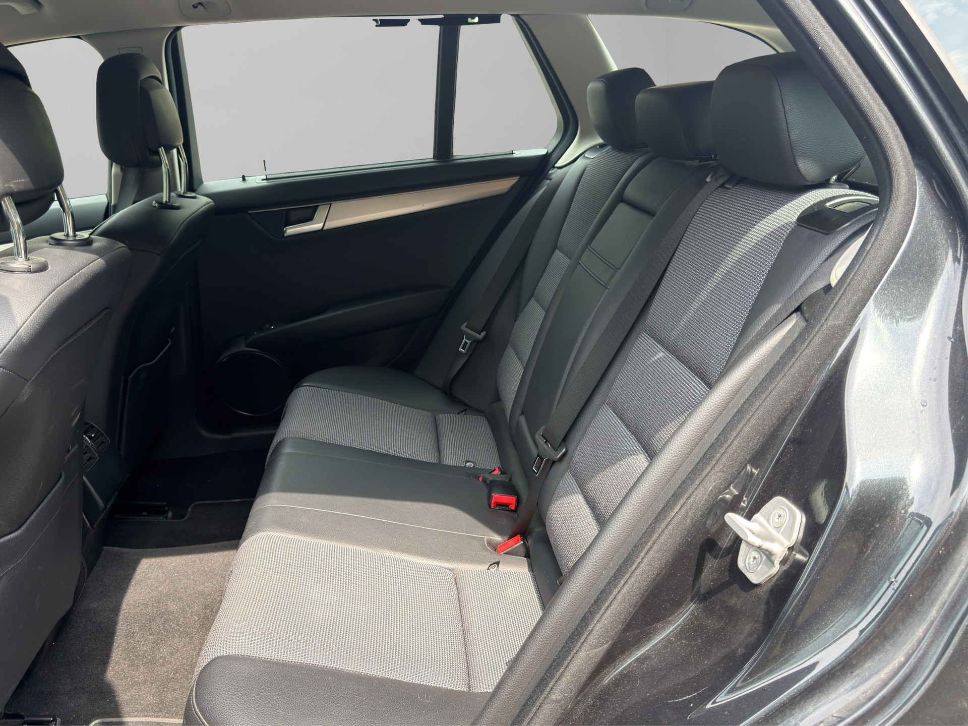MERCEDES-BENZ C 250 CDI Avantgarde 4Matic 7G-Tronic-image-16