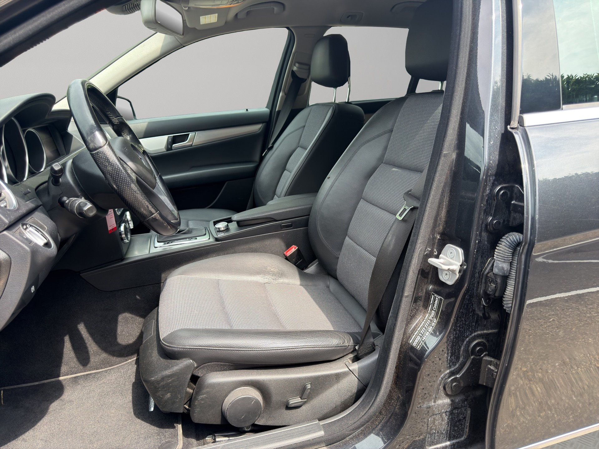 MERCEDES-BENZ C 250 CDI Avantgarde 4Matic 7G-Tronic-image-13
