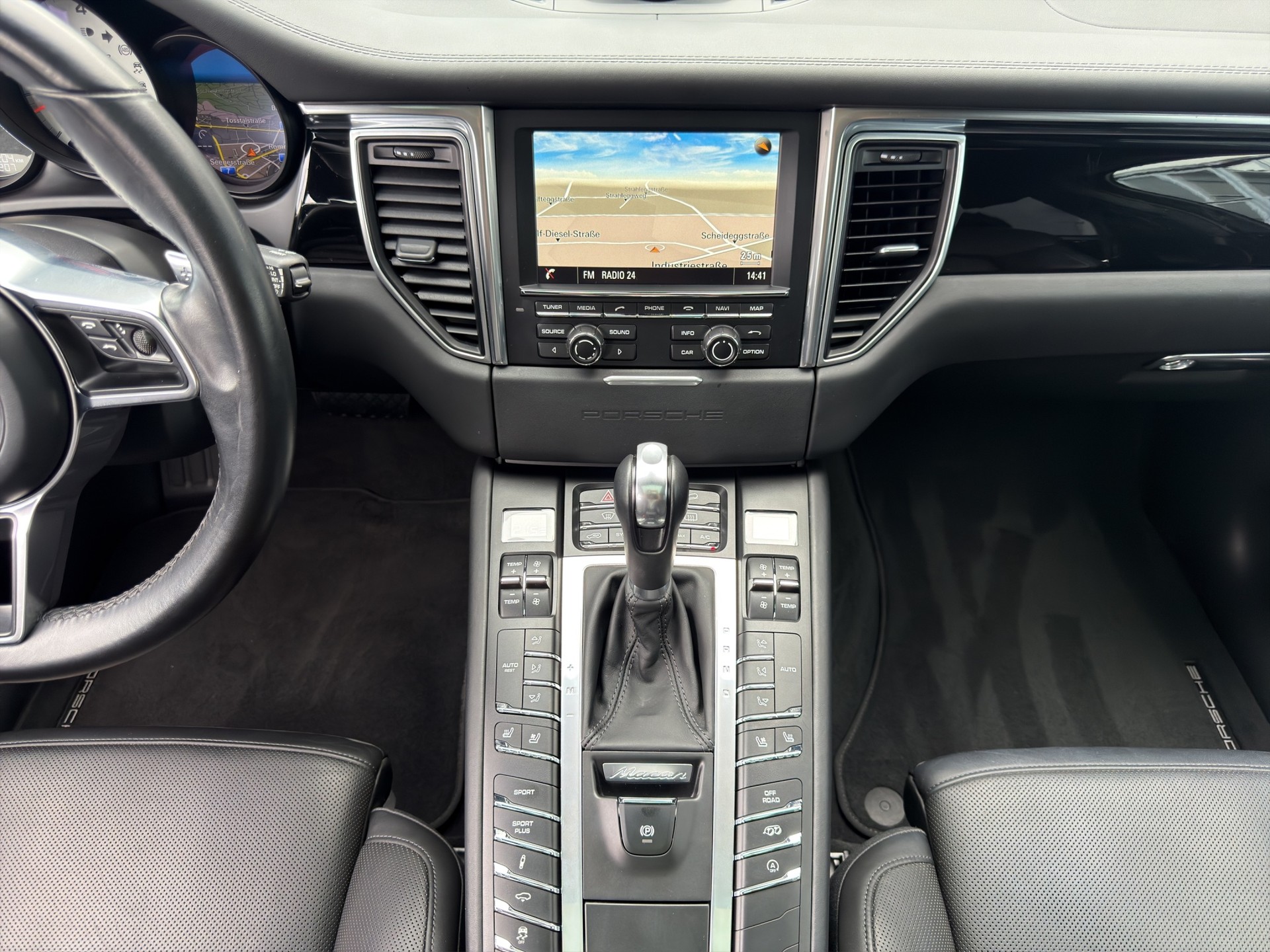 PORSCHE Macan 3.6 V6 Turbo-image-9