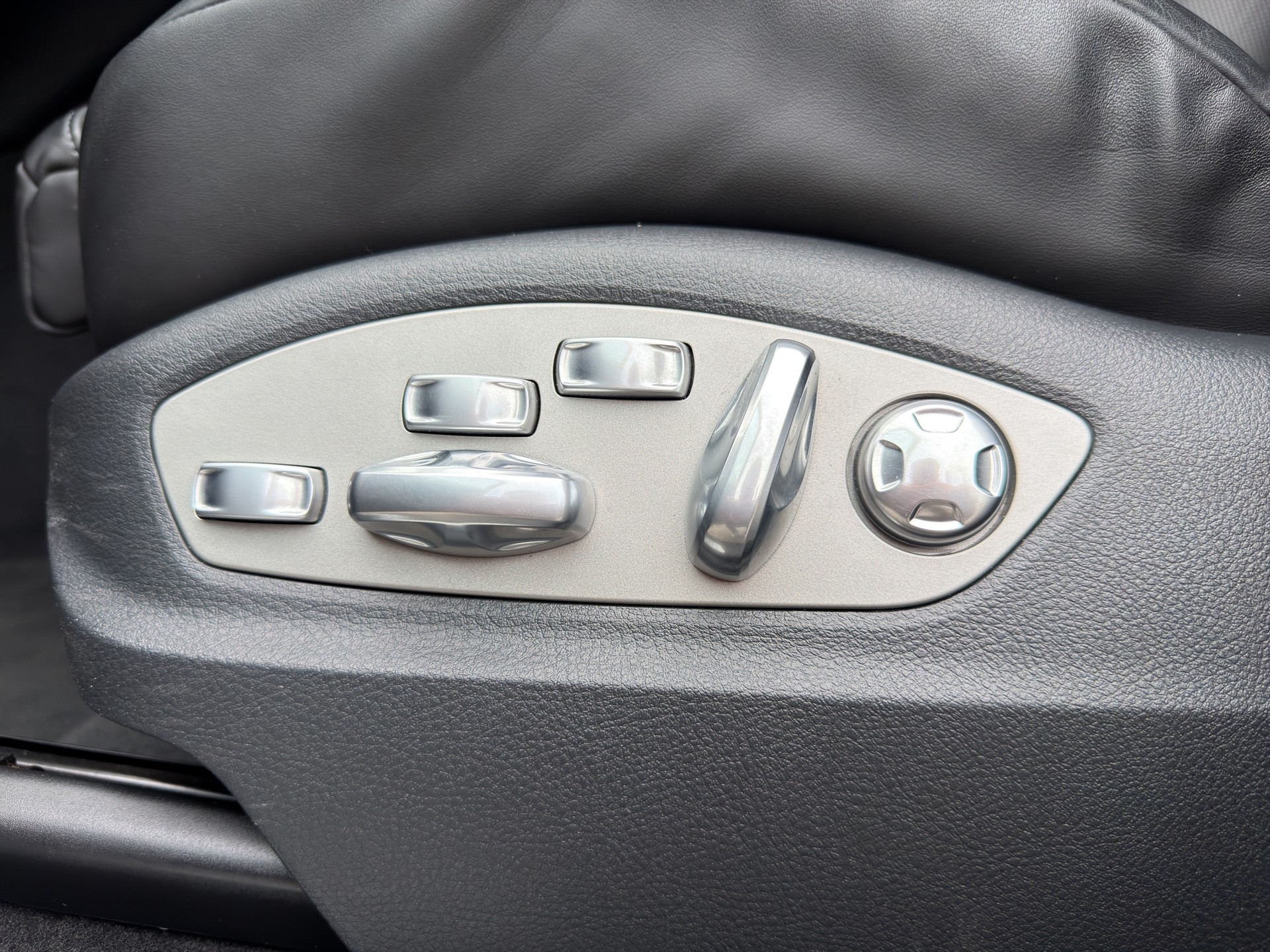 PORSCHE Macan 3.6 V6 Turbo-image-14