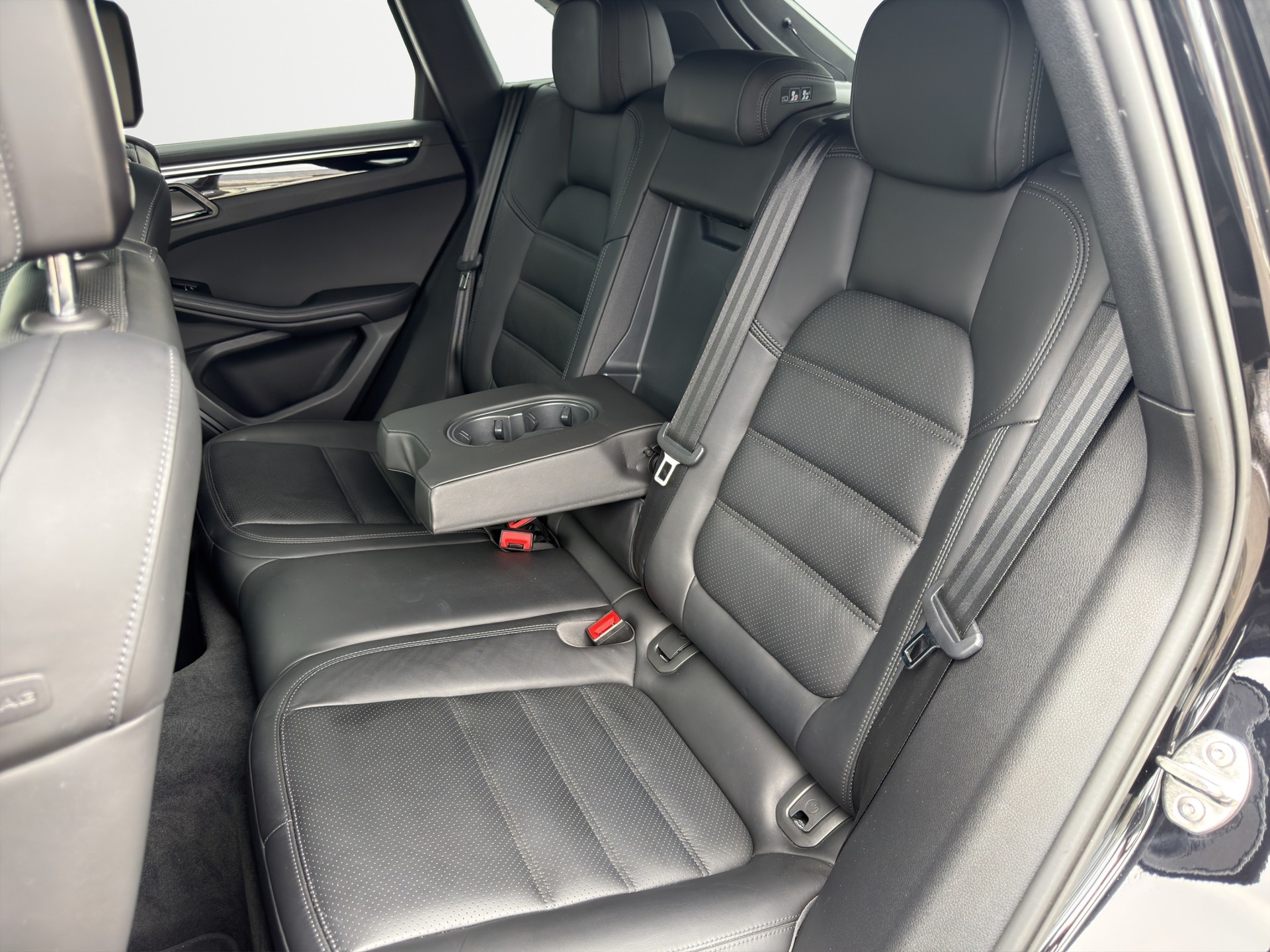 PORSCHE Macan 3.6 V6 Turbo-image-7