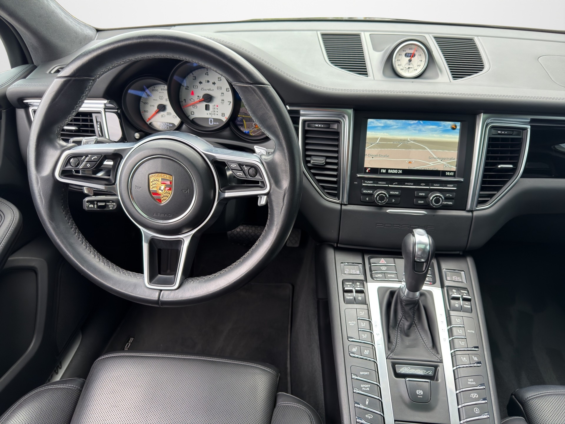 PORSCHE Macan 3.6 V6 Turbo-image-8
