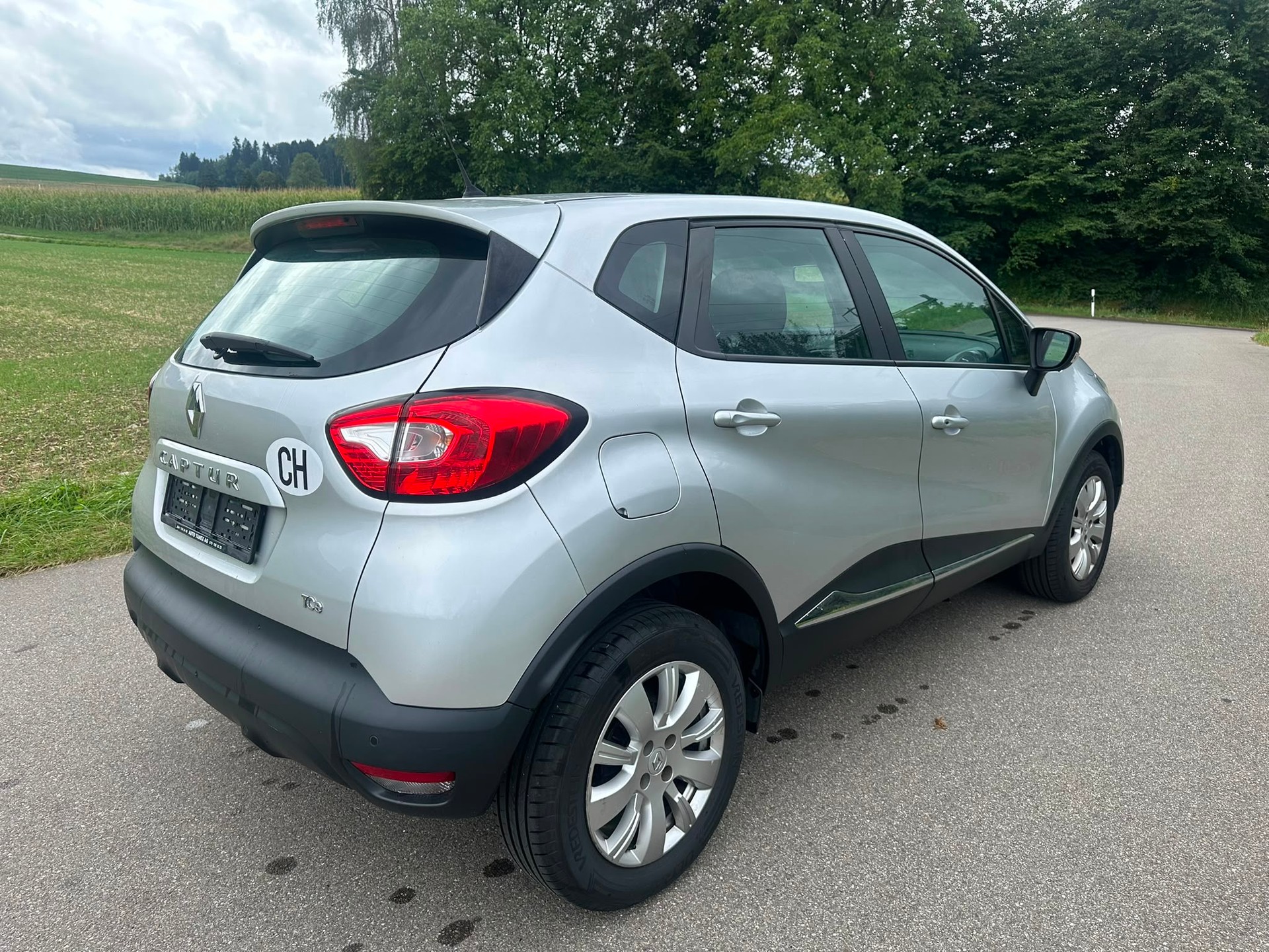RENAULT Captur 1.2 T Helly Hansen EDC-image-5