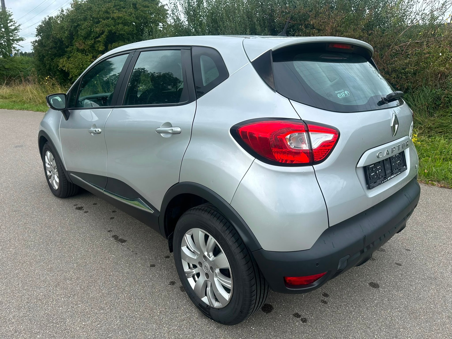 RENAULT Captur 1.2 T Helly Hansen EDC-image-4
