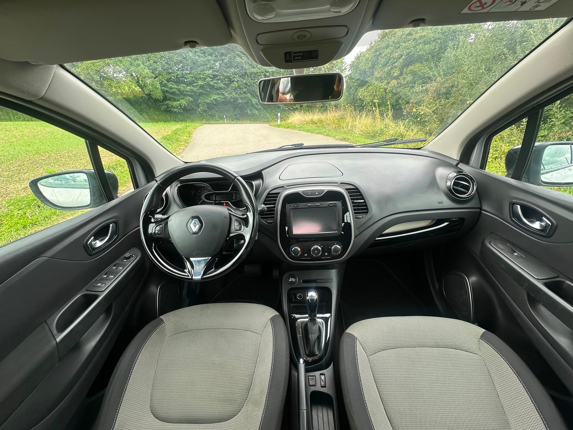 RENAULT Captur 1.2 T Helly Hansen EDC-image-10
