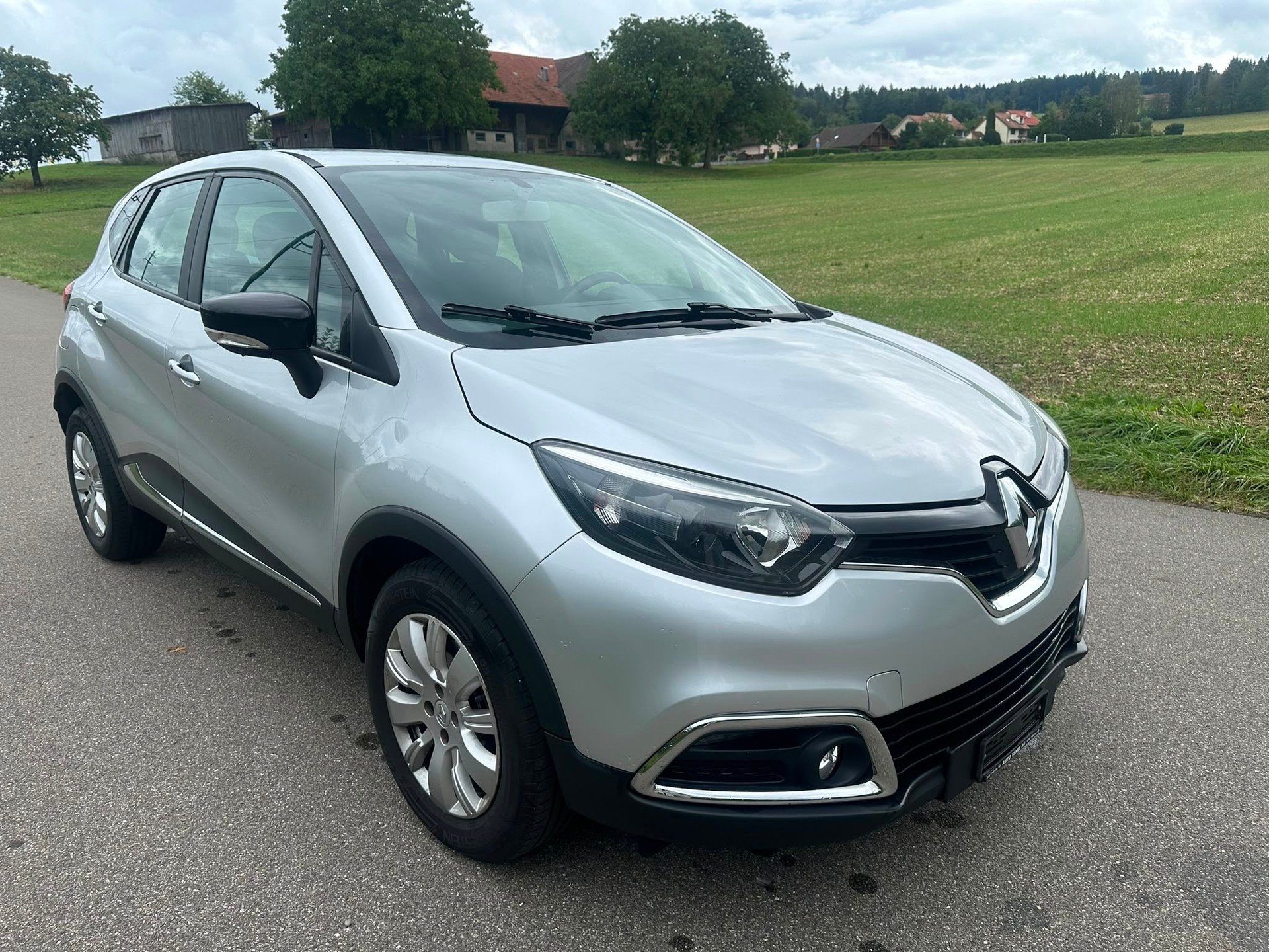 RENAULT Captur 1.2 T Helly Hansen EDC-image-2