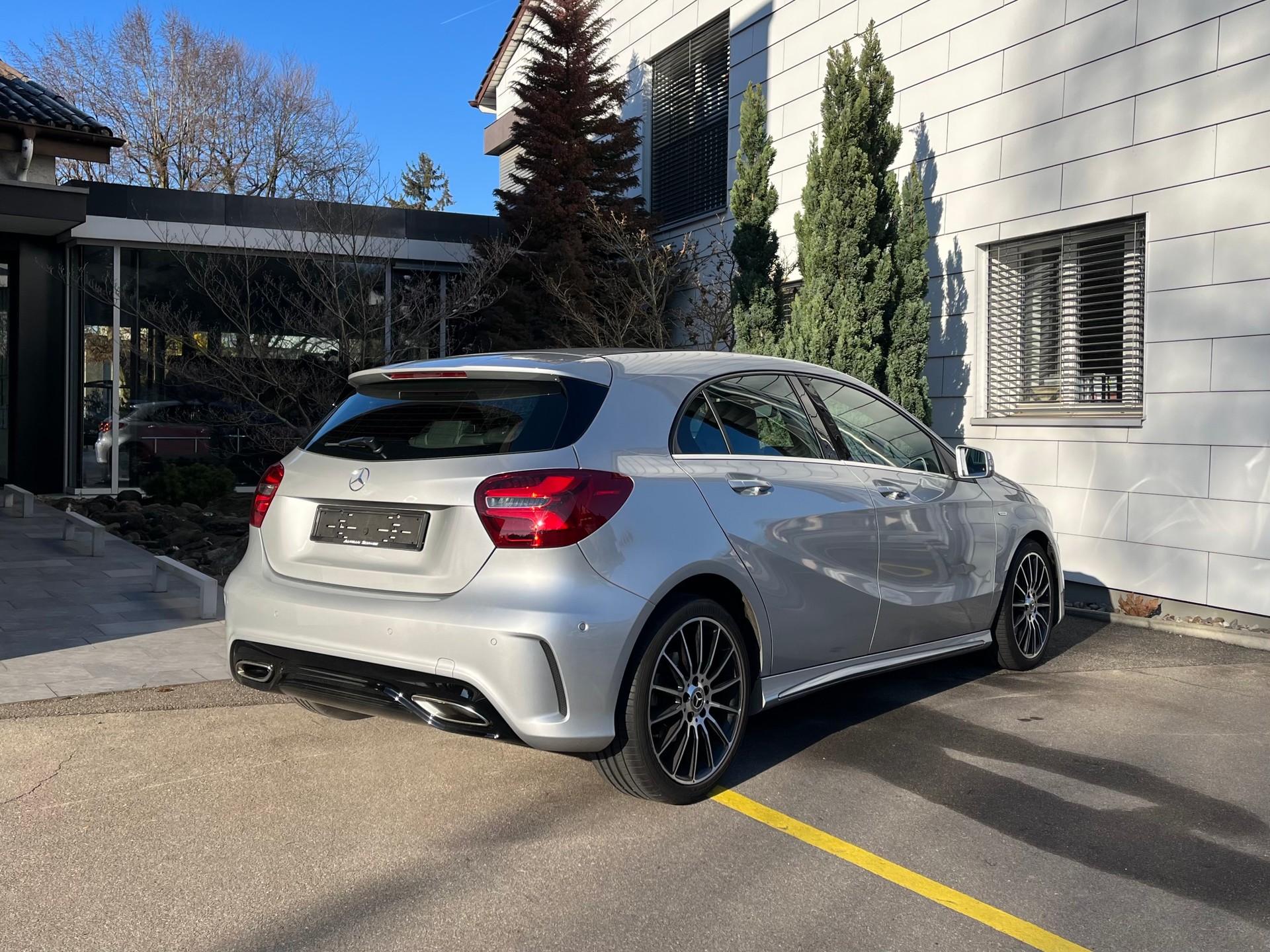 MERCEDES-BENZ A 180 CDI AMG Line 7G-DCT *Top-Zustand*Automat*Servicegepflegt*-image-3