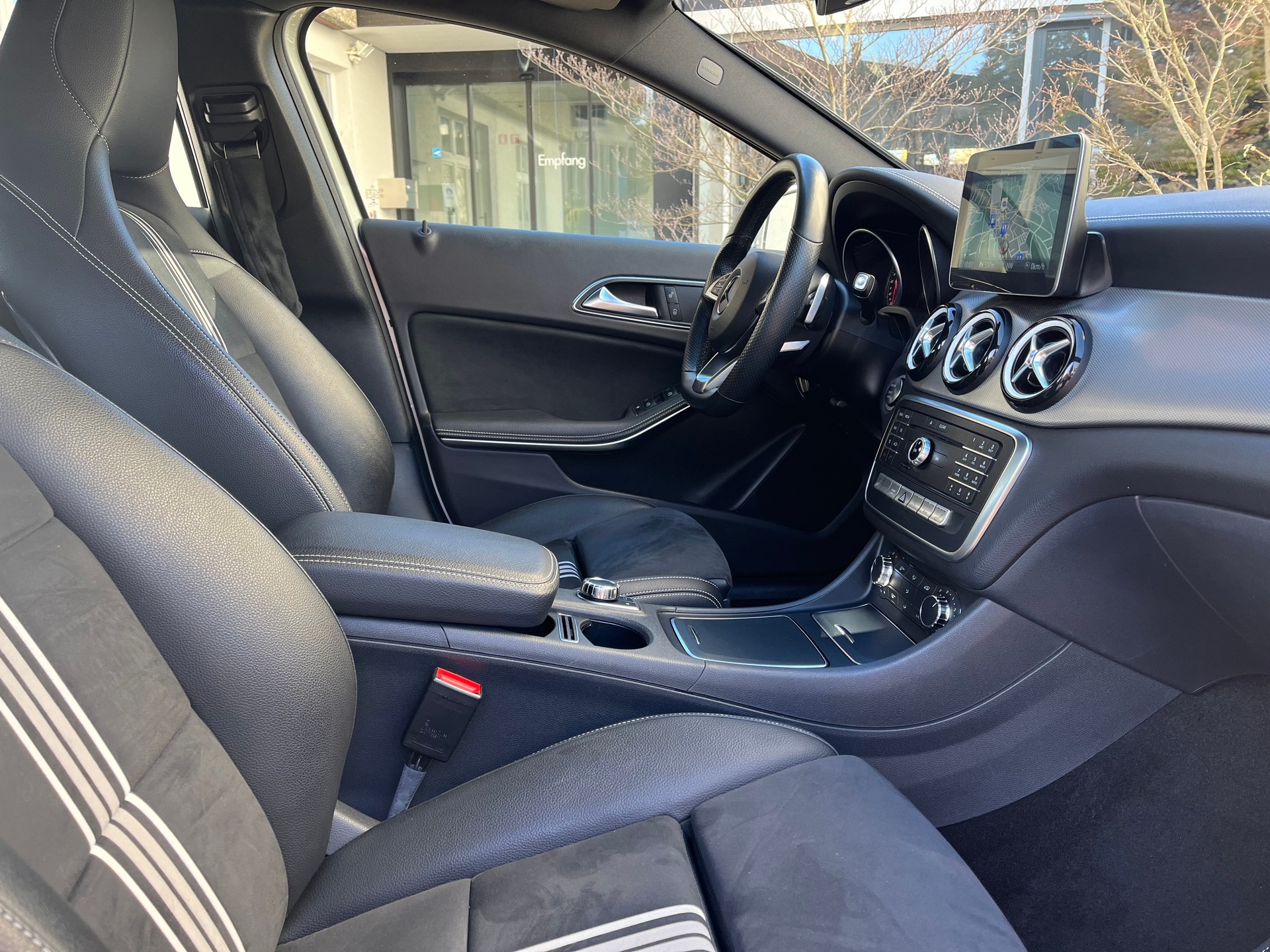 MERCEDES-BENZ A 180 CDI AMG Line 7G-DCT *Top-Zustand*Automat*Servicegepflegt*-image-6