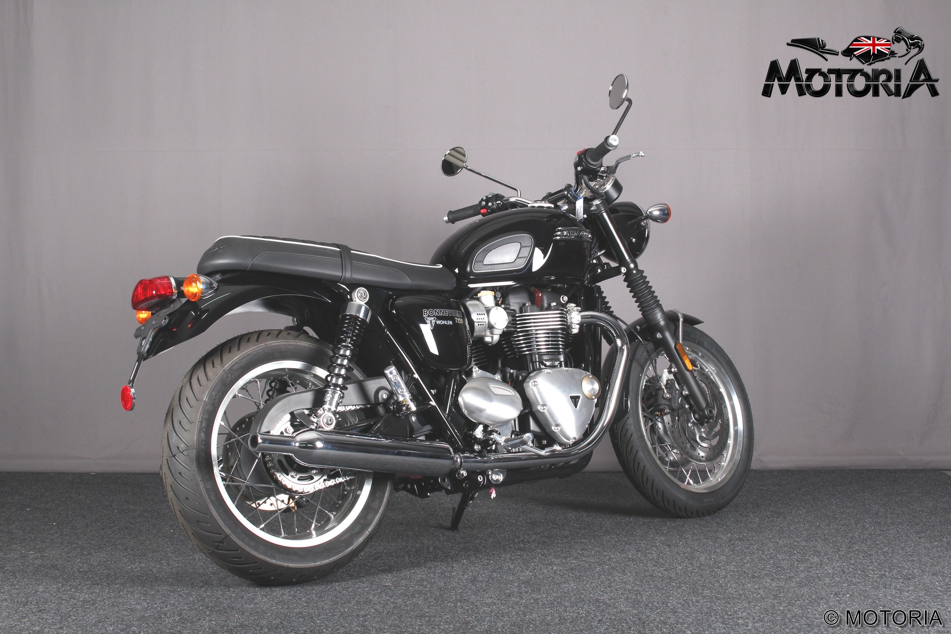 TRIUMPH Bonneville T120 (MY25)-showroom-element-2