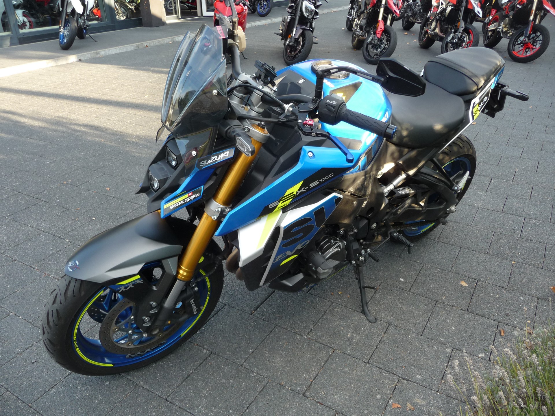 SUZUKI GSX-S 1000 EVO-showroom-element-2