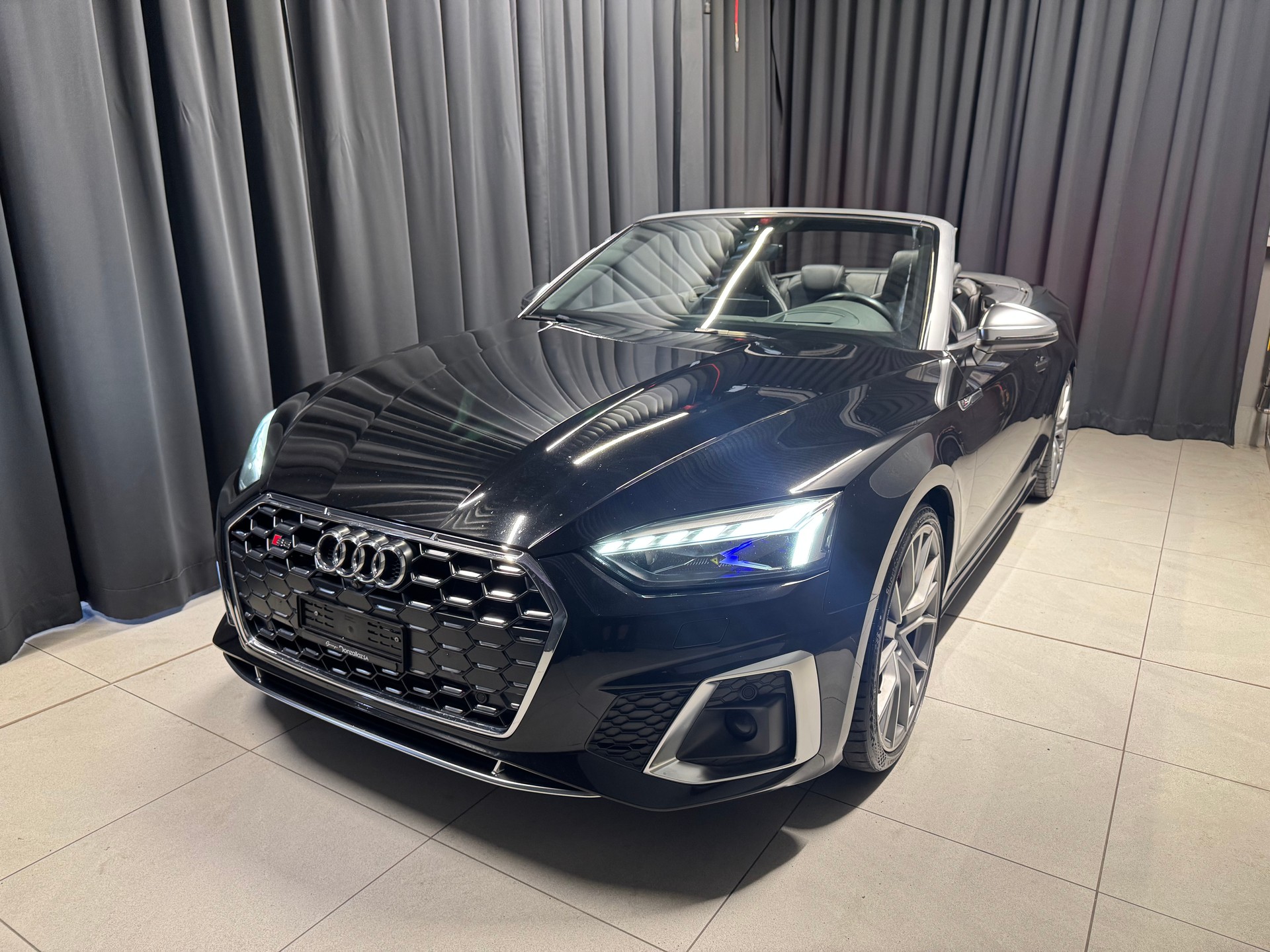 AUDI S5 Cabriolet 3.0 TFSI quattro tiptronic(29)(M)-image-3