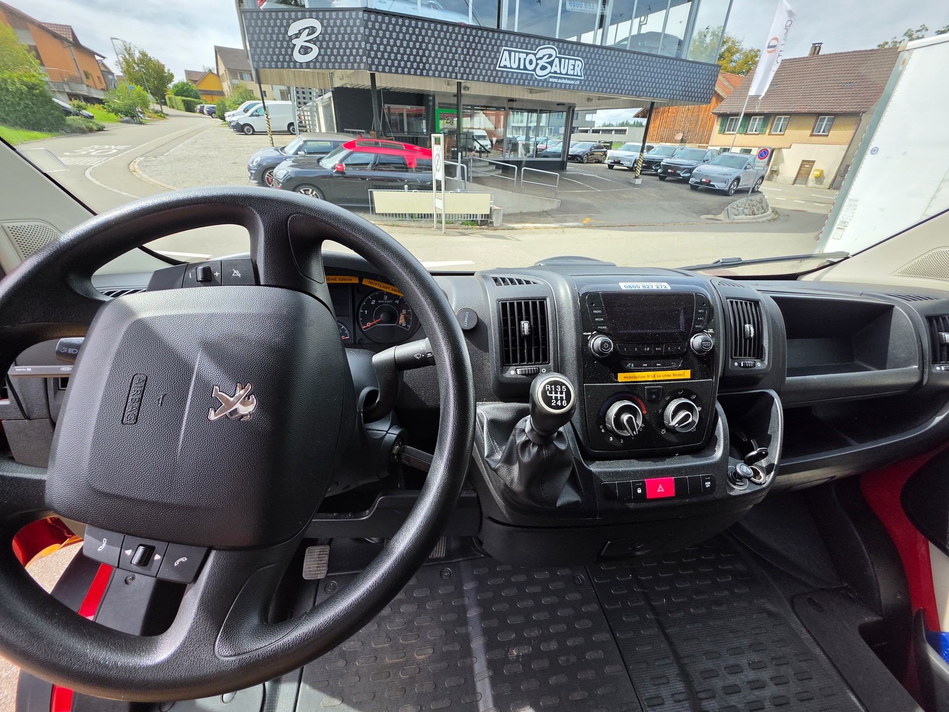 PEUGEOT BOXER-image-11