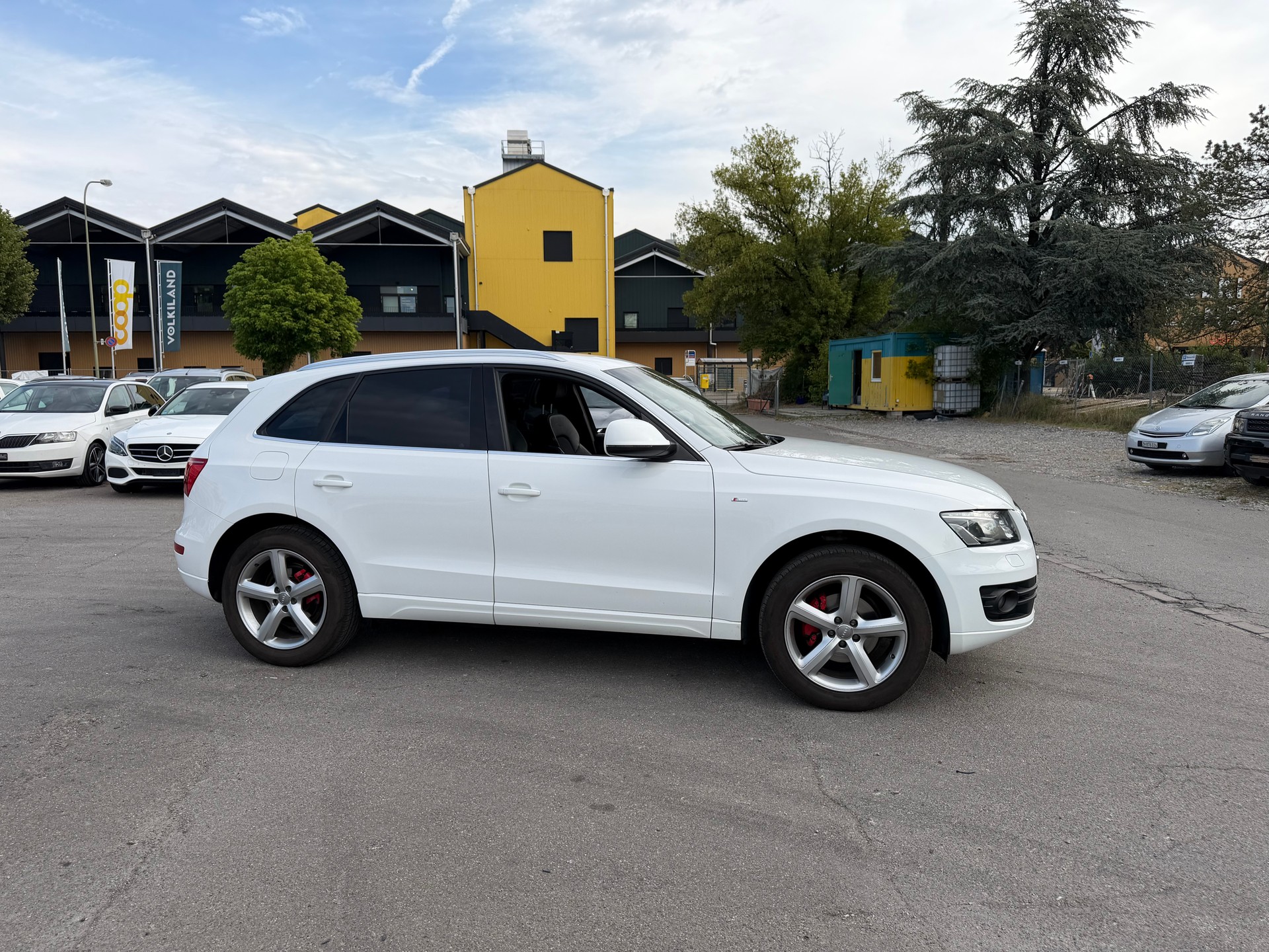AUDI Q5 2.0 TDI quattro-image-5