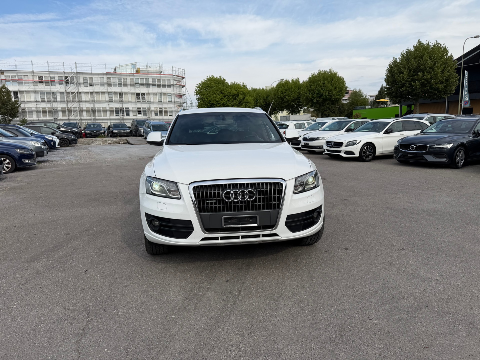 AUDI Q5 2.0 TDI quattro-image-3