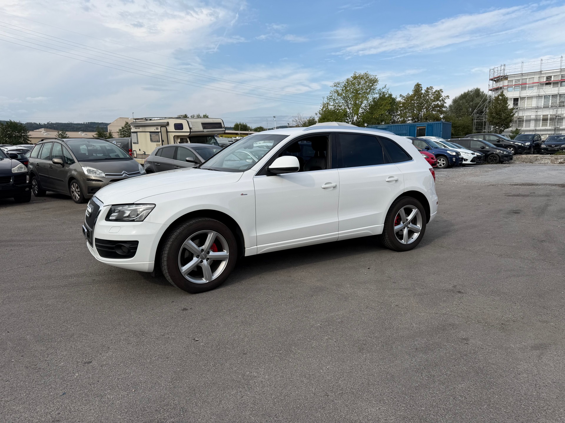 AUDI Q5 2.0 TDI quattro-image-9