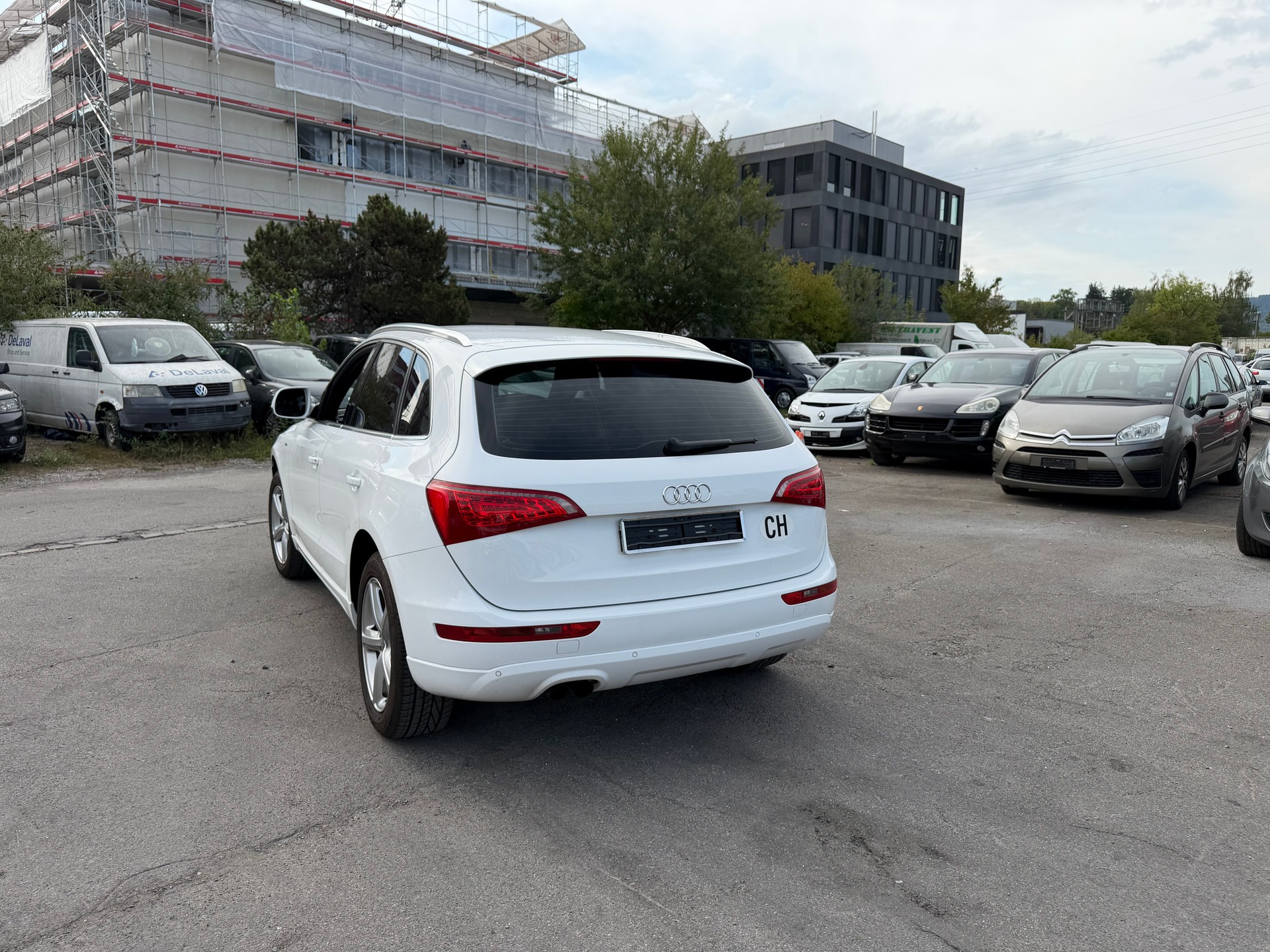 AUDI Q5 2.0 TDI quattro-image-7