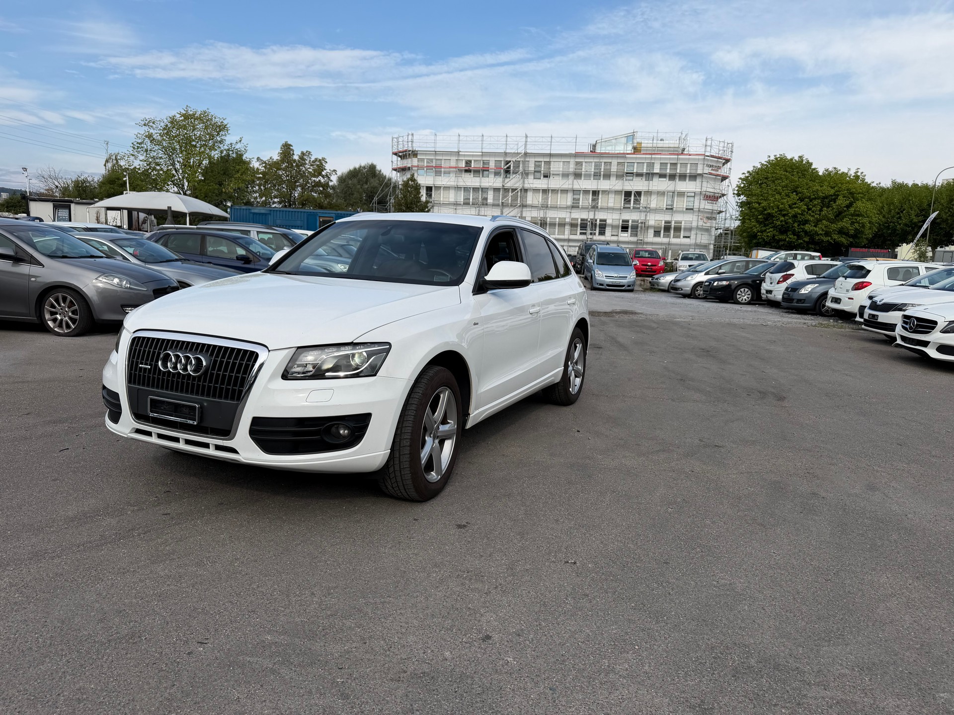 AUDI Q5 2.0 TDI quattro-image-2
