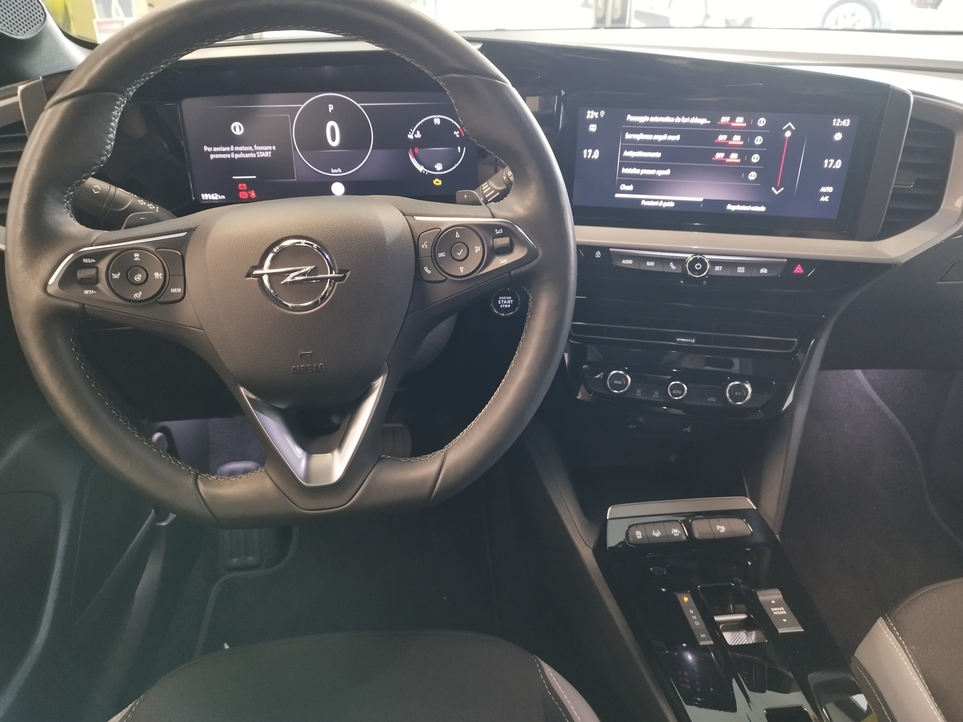 OPEL Mokka 1.2 Direct Injection Turbo Blitz Aut.-image-4