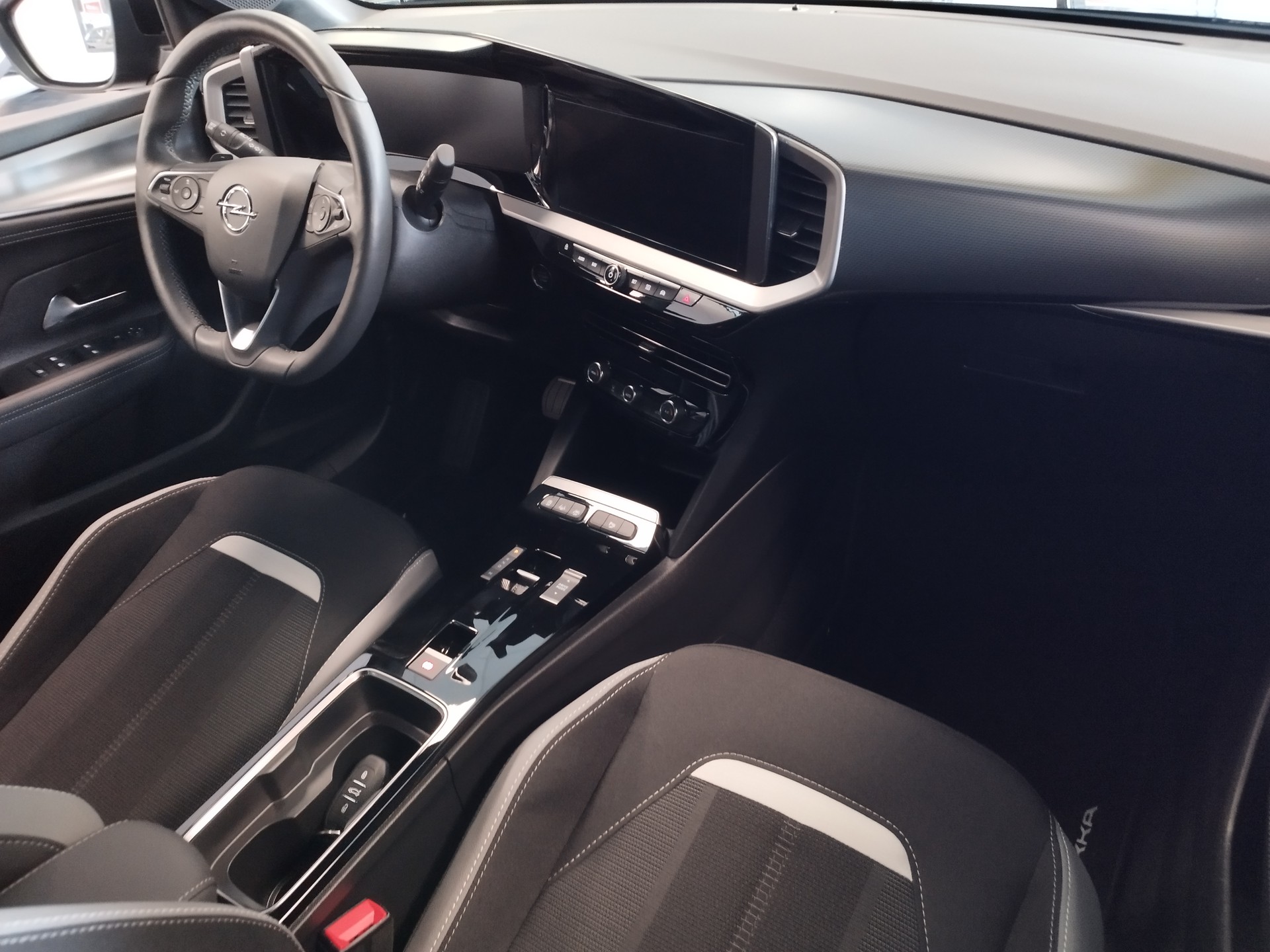 OPEL Mokka 1.2 Direct Injection Turbo Blitz Aut.-image-5