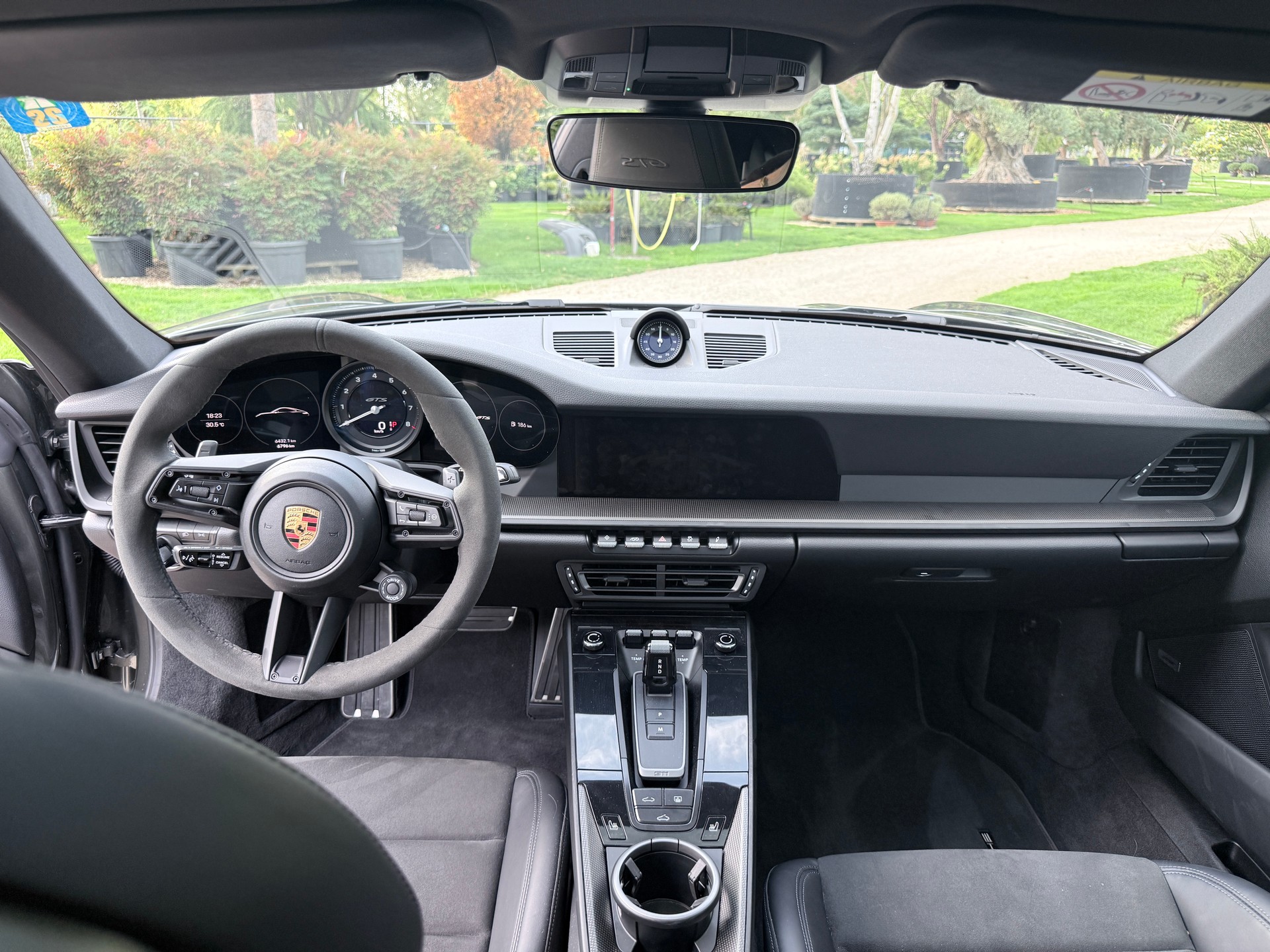 PORSCHE 911 Carrera 4 GTS PDK-image-9