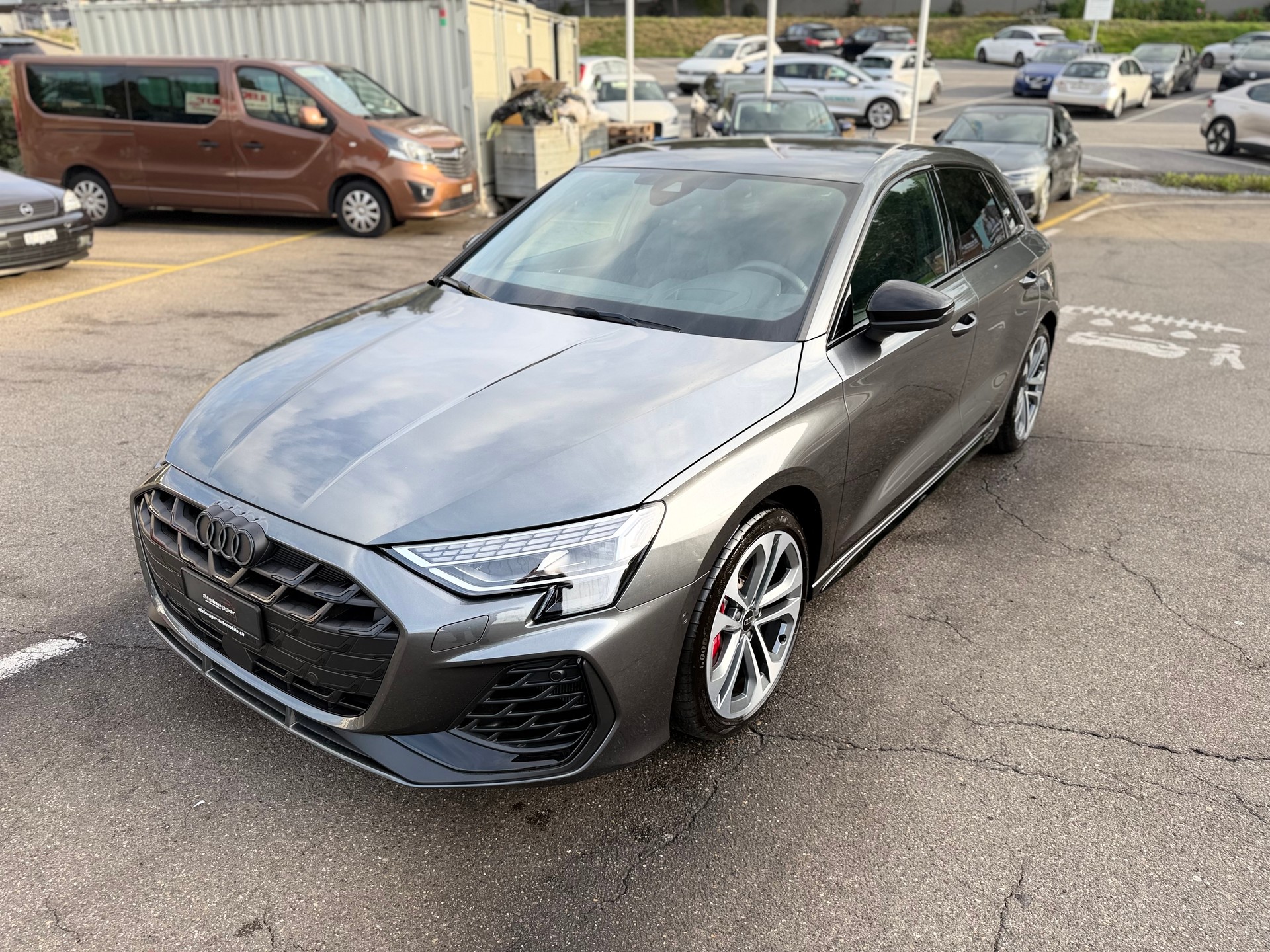 AUDI S3 Sportback TFSI quattro S-tronic-image-4