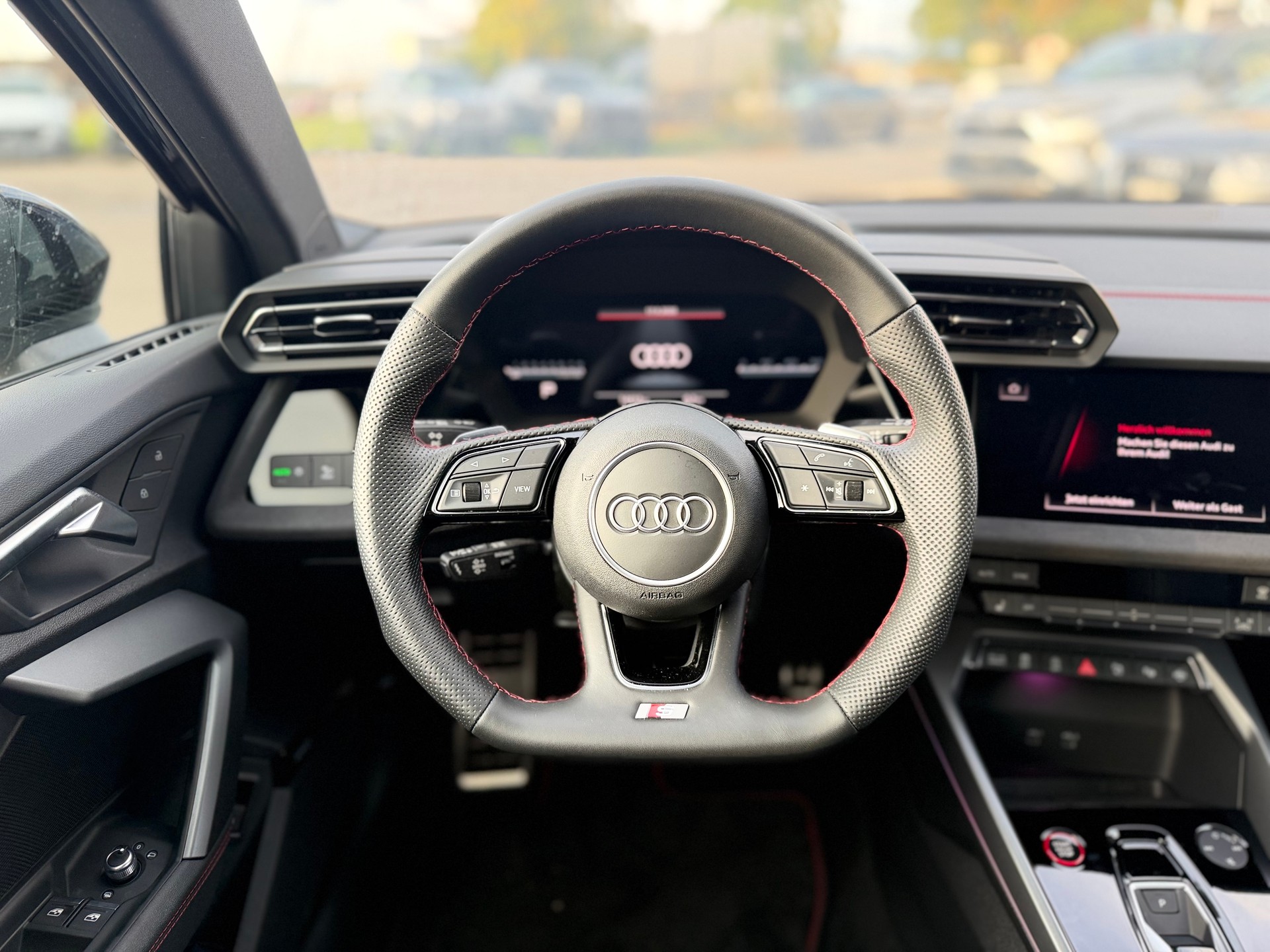 AUDI S3 Sportback TFSI quattro S-tronic-image-16
