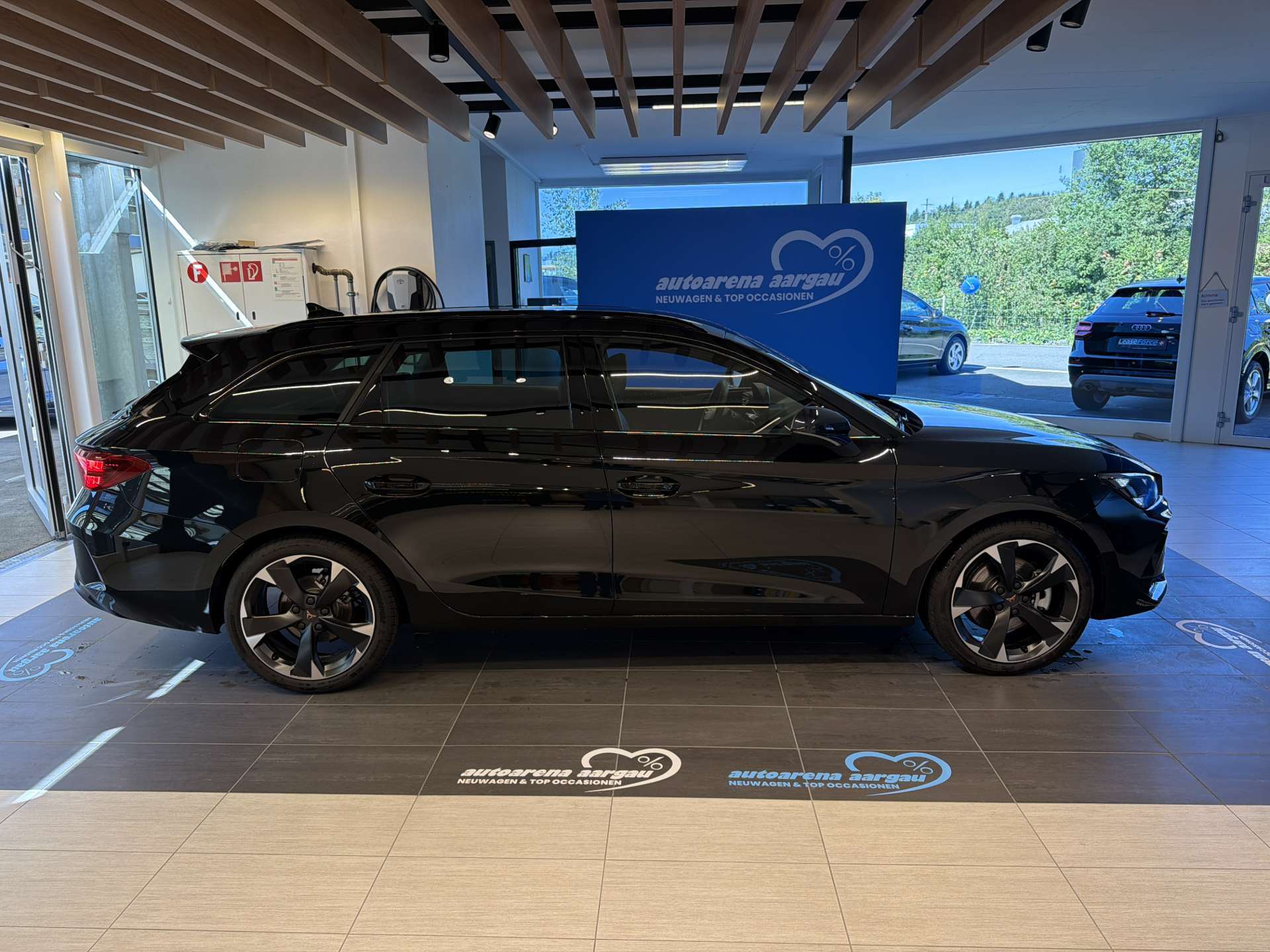 CUPRA LEON ST 2.0 TDi DSG-Automat-image-11