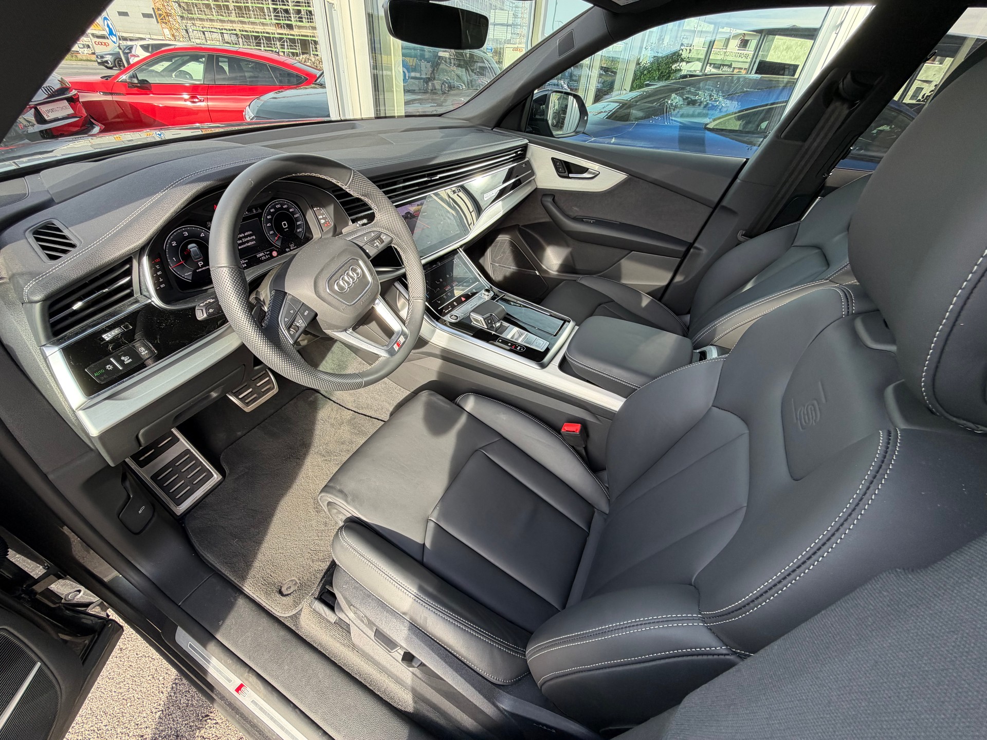 AUDI Q8 SUV 50TDI quattro 210 kW tiptronic *CH Auto - Gratis Service 10 Jahre*-image-15