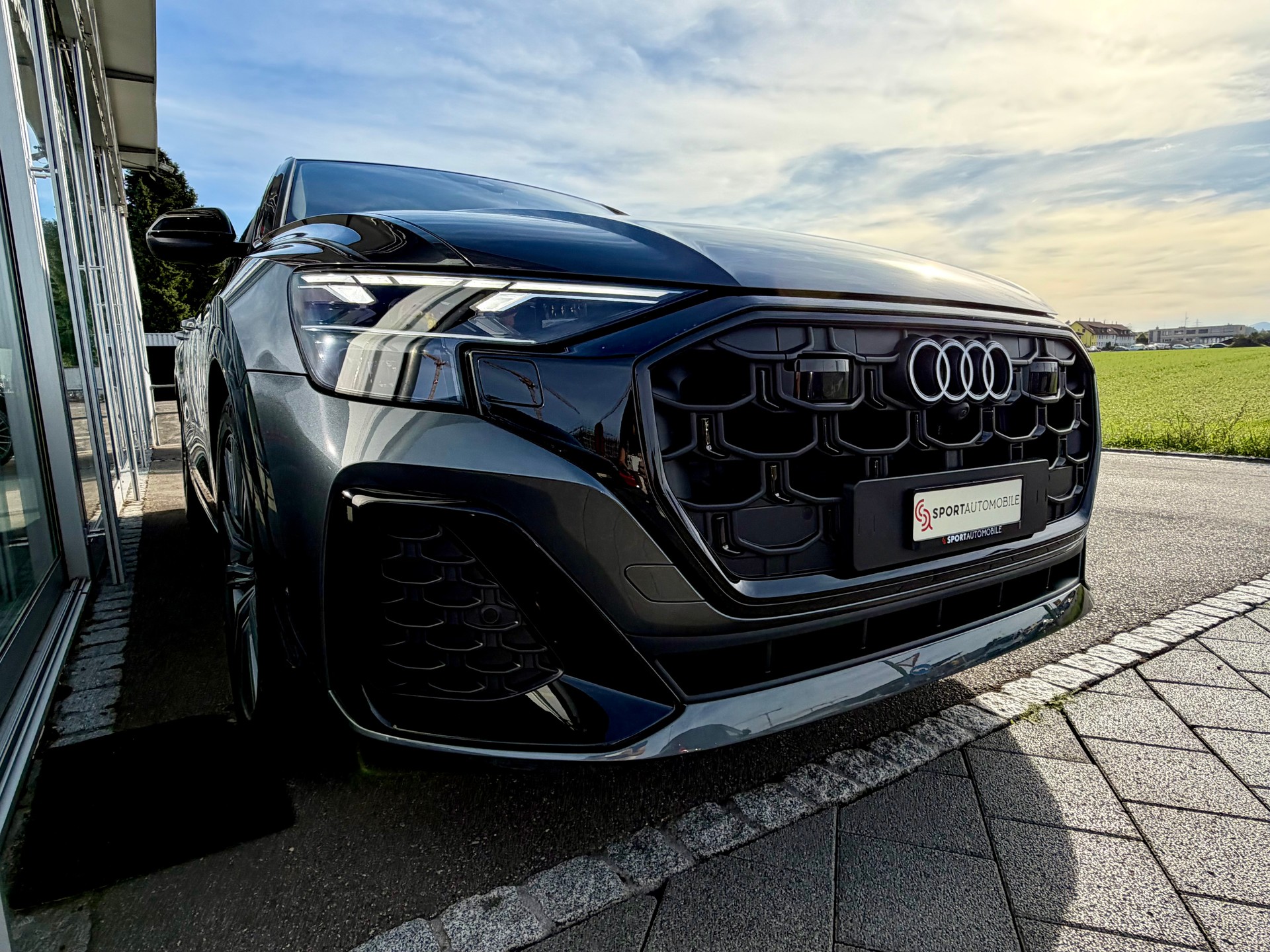 AUDI Q8 SUV 50TDI quattro 210 kW tiptronic *CH Auto - Gratis Service 10 Jahre*-image-4