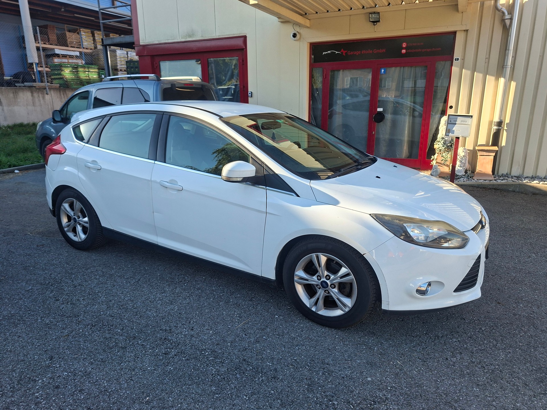FORD Focus 1.0 SCTi Titanium-image-0